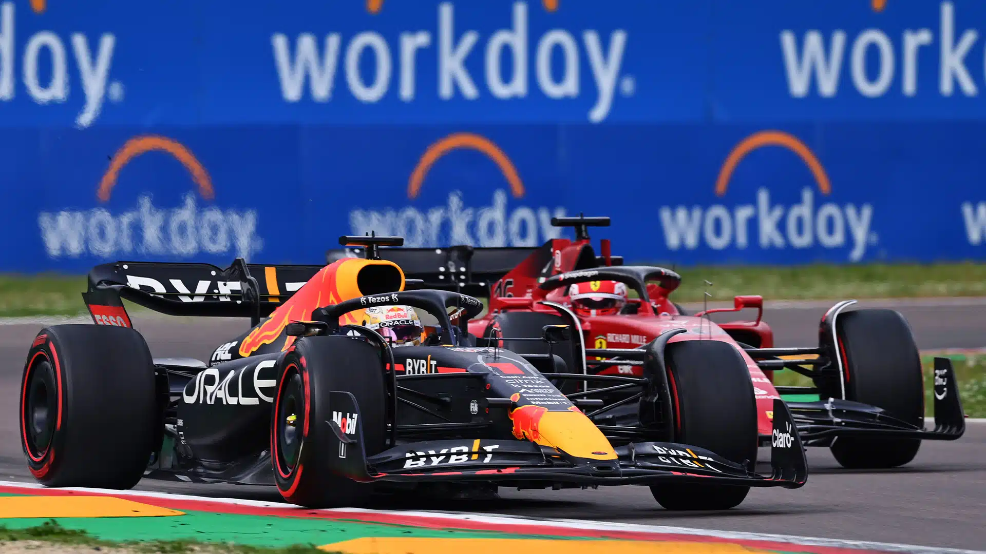 Red Bull Racing dissuade la concurrence de copier la RB19 GENaH4fXYAABDZc