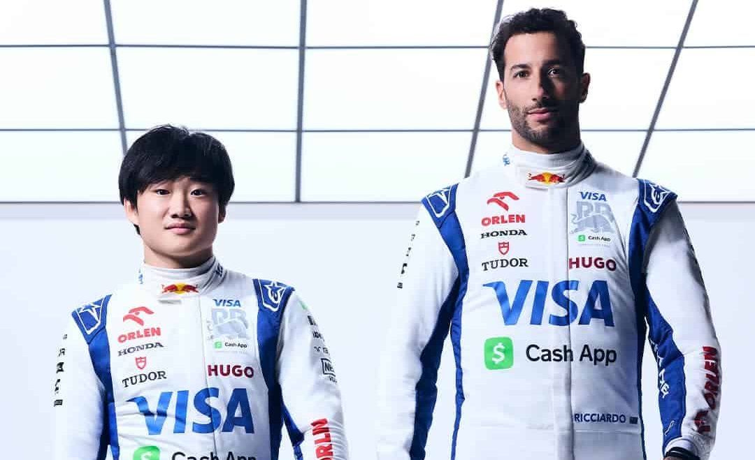 Voici les combinaisons des pilotes Visa Cash App RB en 2024 426168237_902536081879725_2260019206376256711_n