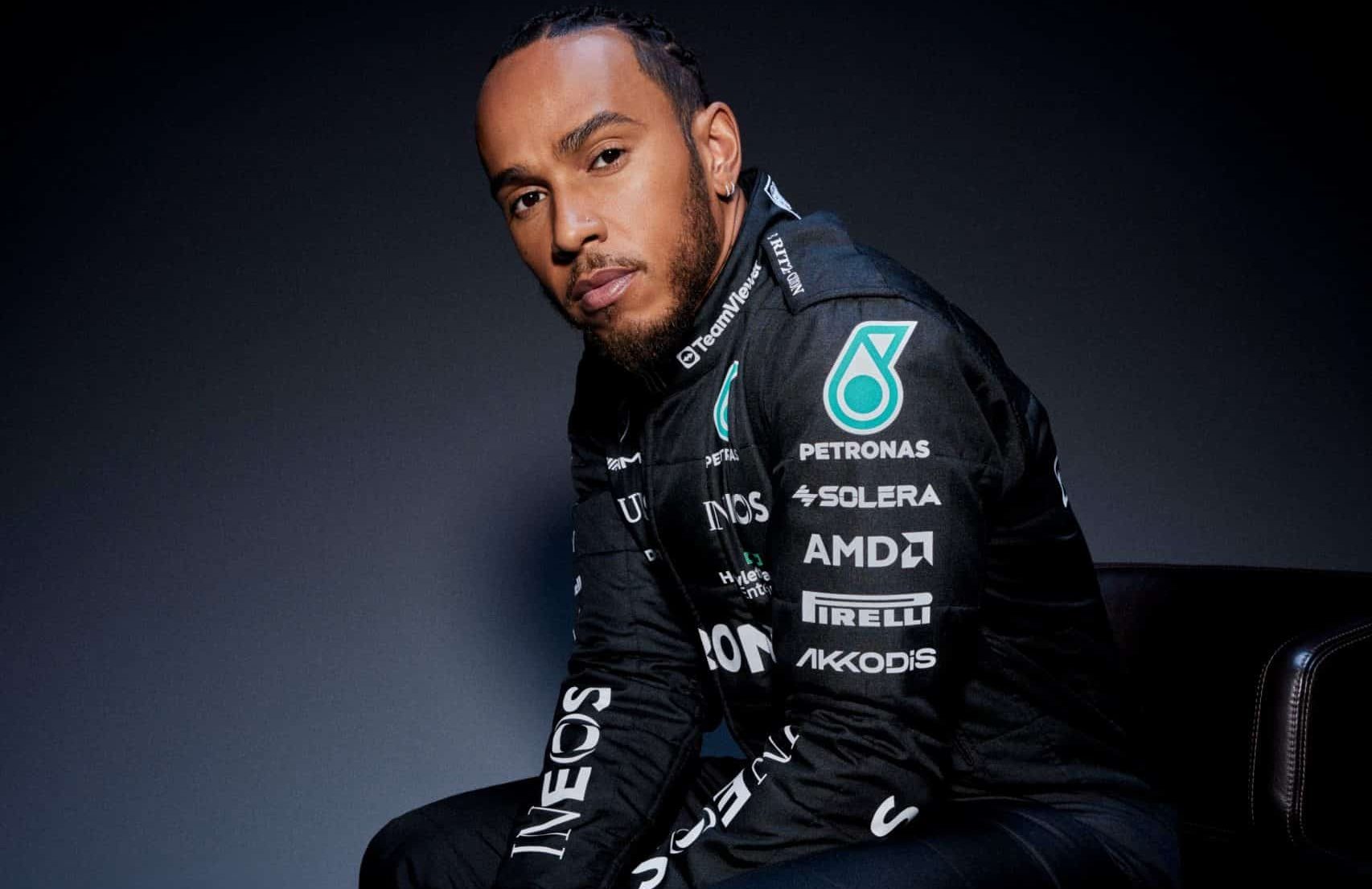 Hamilton explique ce qu'il attend d'un coéquipier GBJbNbnXoAAPKTV