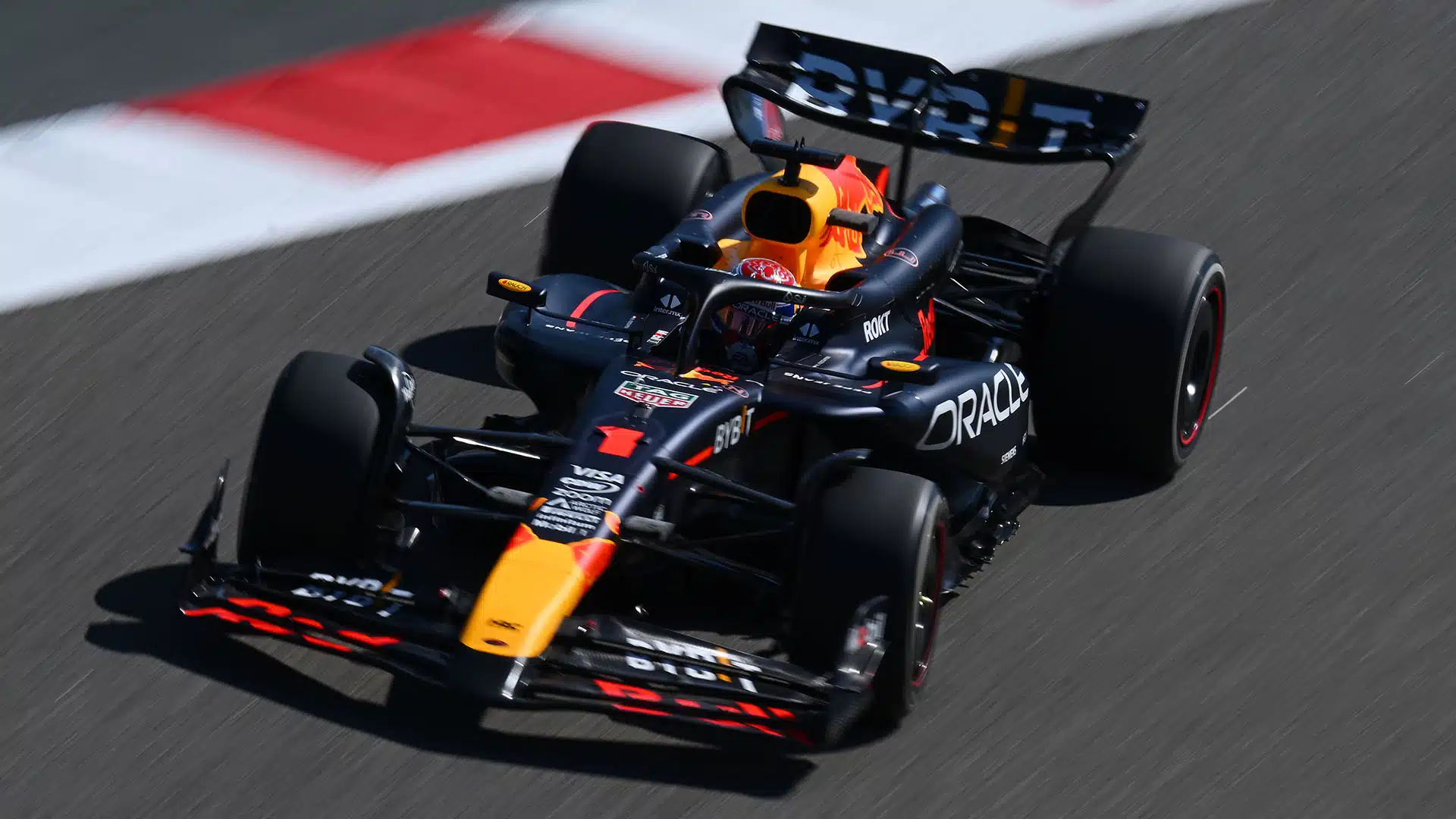 Même Verstappen se dit "surpris" de la rapidité de la RB20 GG3I8gcXcAA9xlt