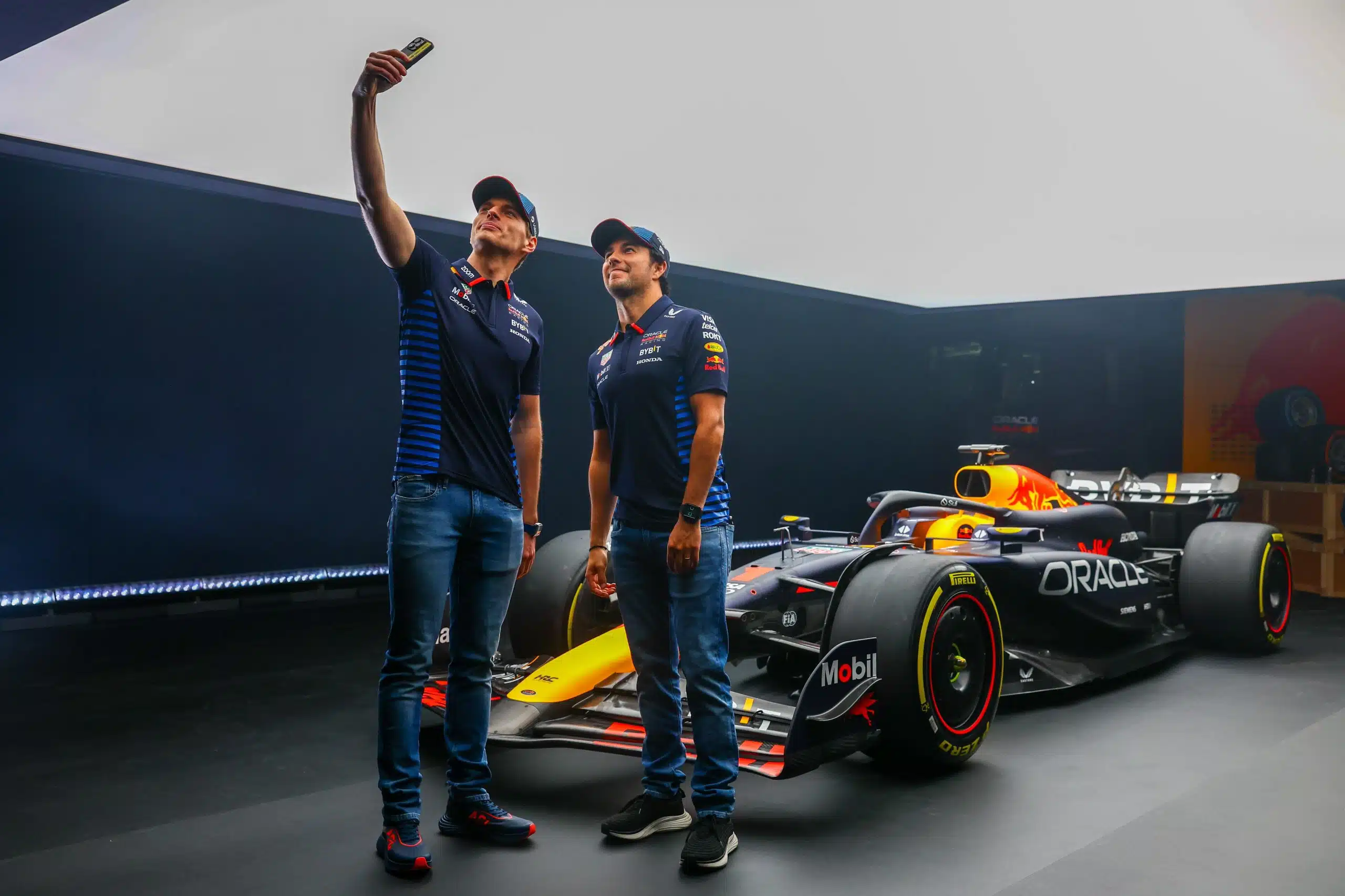Red Bull a présenté sa monoplace pour la saison 2024 de F1 GGZ02M7W4AAs9Ed
