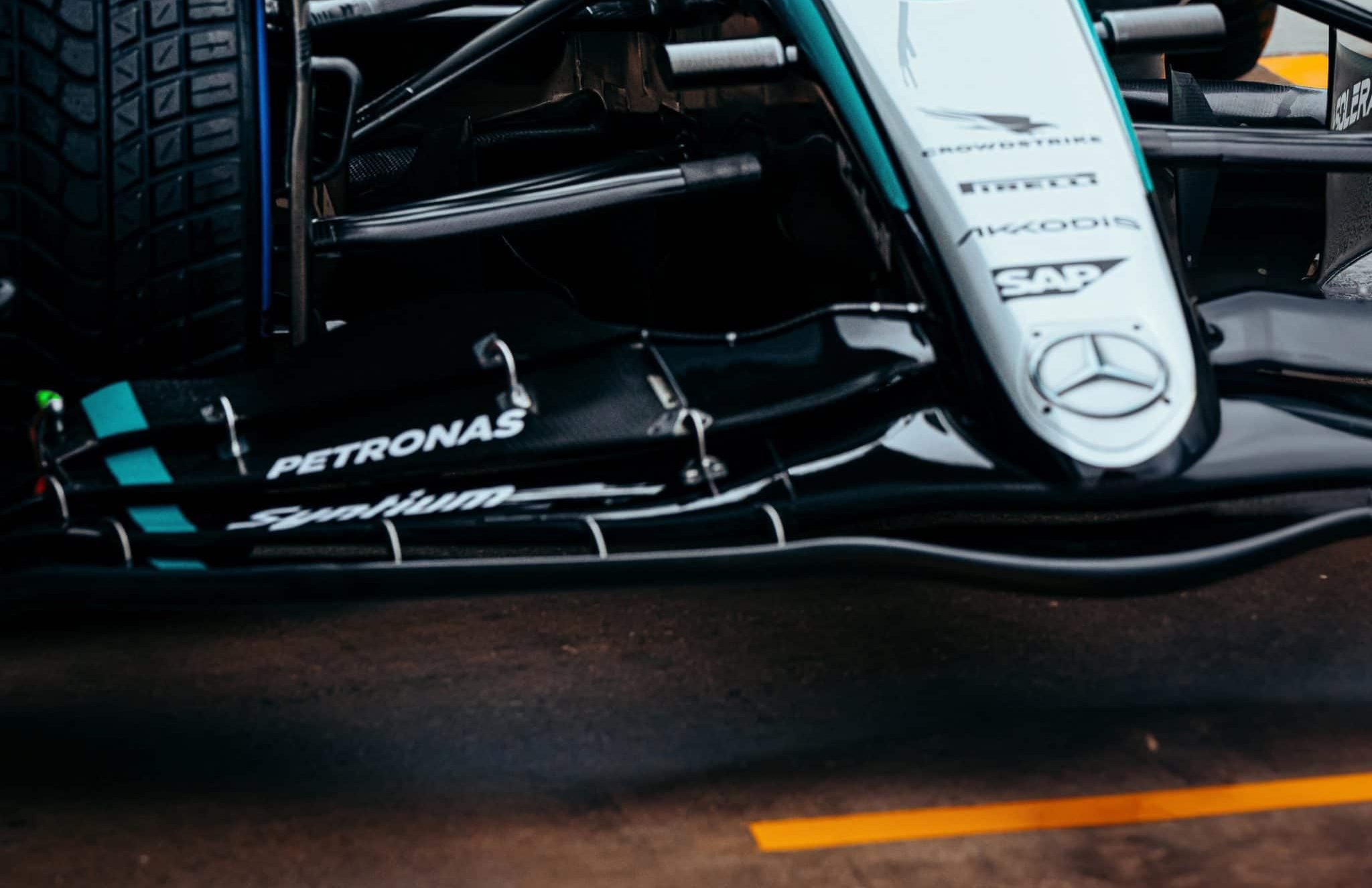 La FIA a statué sur la légalité de l'aileron de la W15 GGjaIhVWQAAI_Ar