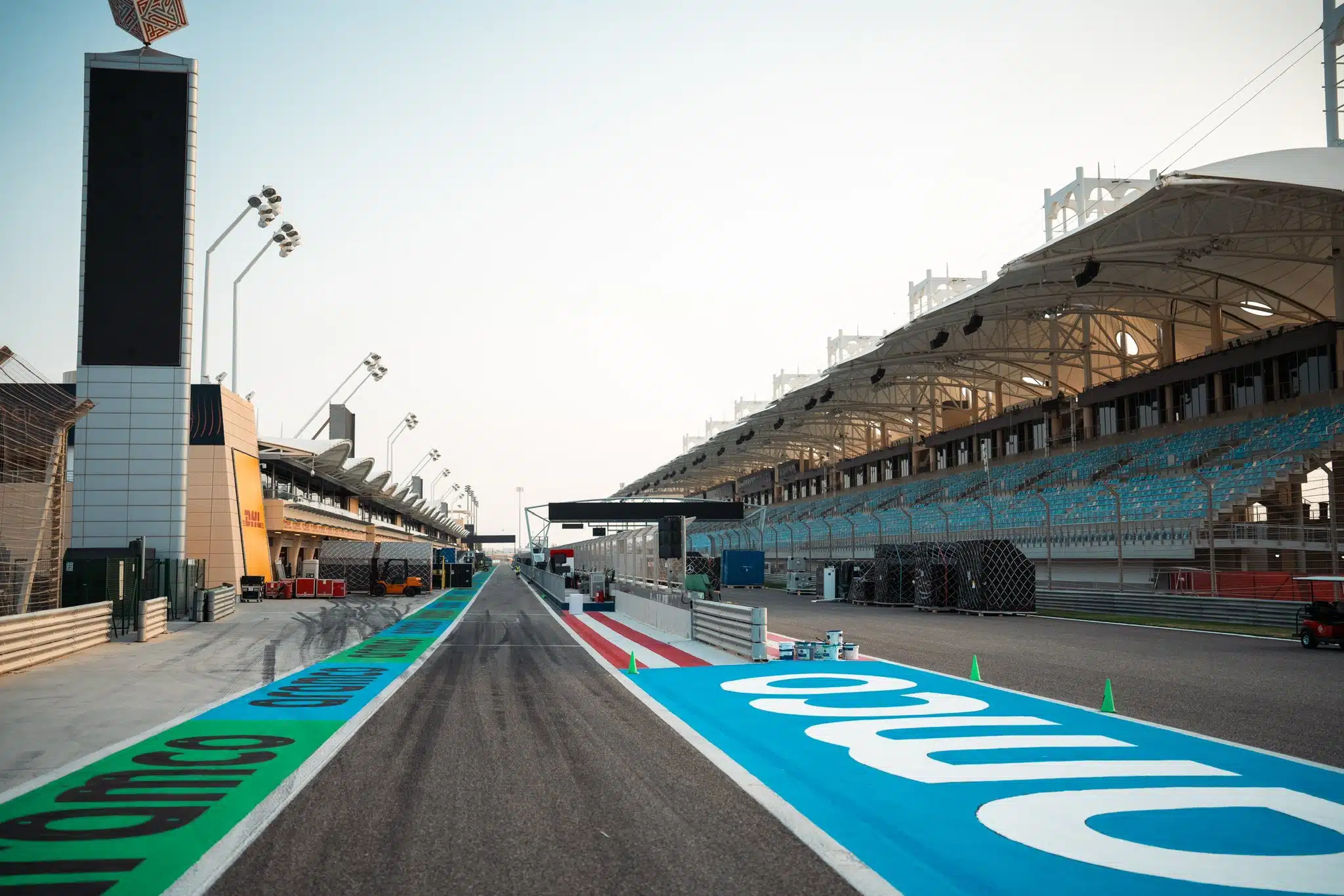 Les aspects techniques des essais de pré-saison de F1 GGoUy9aWAAAIABu