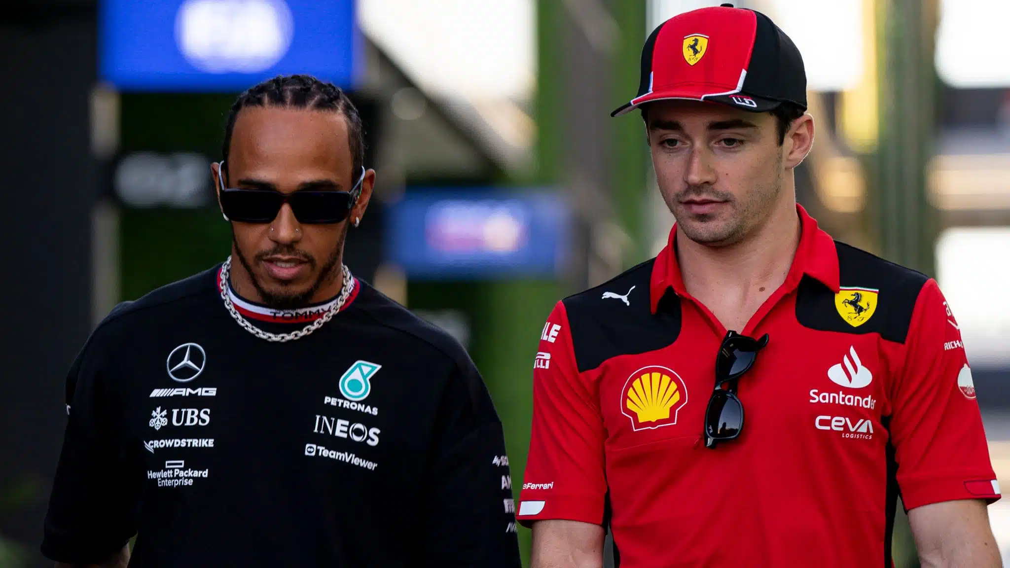 La rumeur qui envoie Hamilton chez Ferrari prend une ampleur exceptionnelle skysports-lewis-hamilton-charles-leclerc_6135133