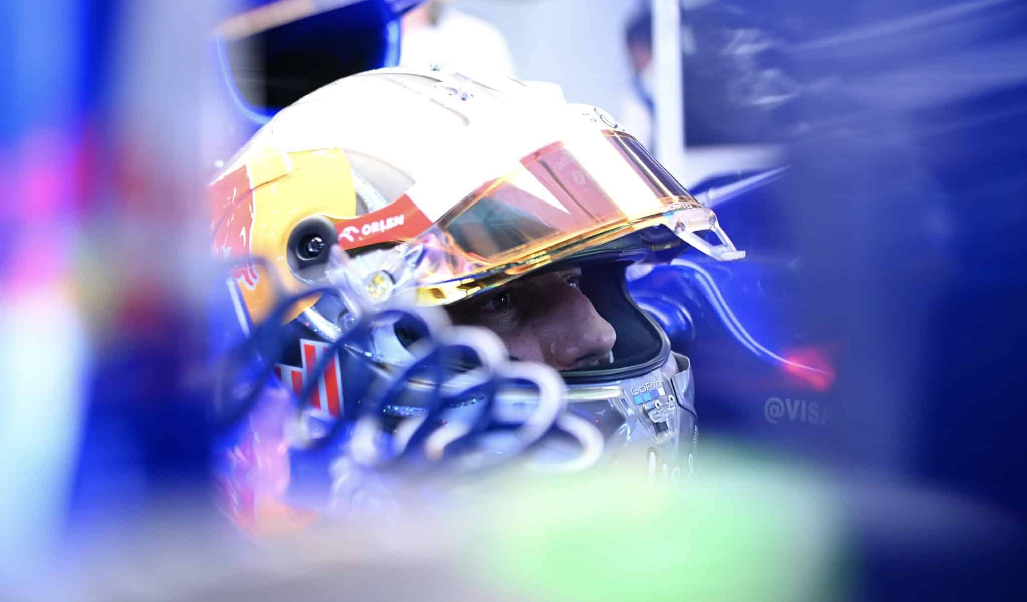 L’arrêt interminable de Ricciardo aux stands pas vu à la TV