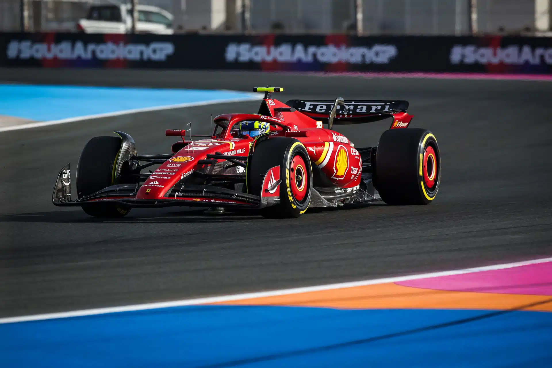 Vettel a envoyé un texto à Bearman pour le booster avant le GP d’Arabie Saoudite