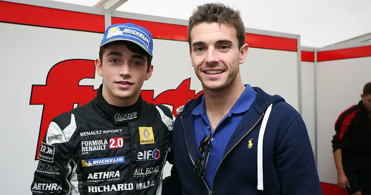 Leclerc rend hommage à Bianchi avec un casque spécial pour le GP du Japon 1e539423020f486fb786898d32921959bb62ab5a