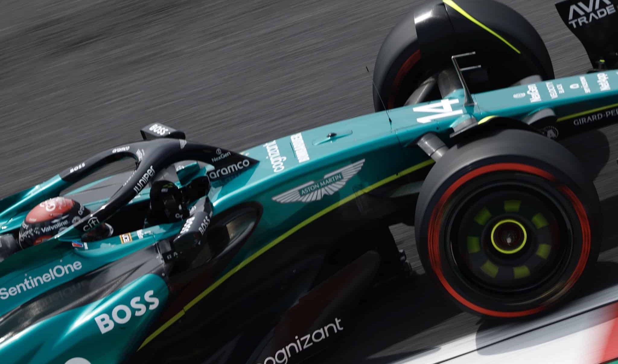 Alonso explique pourquoi il a décidé de rester chez Aston Martin GKdloe1WsAA3eO0