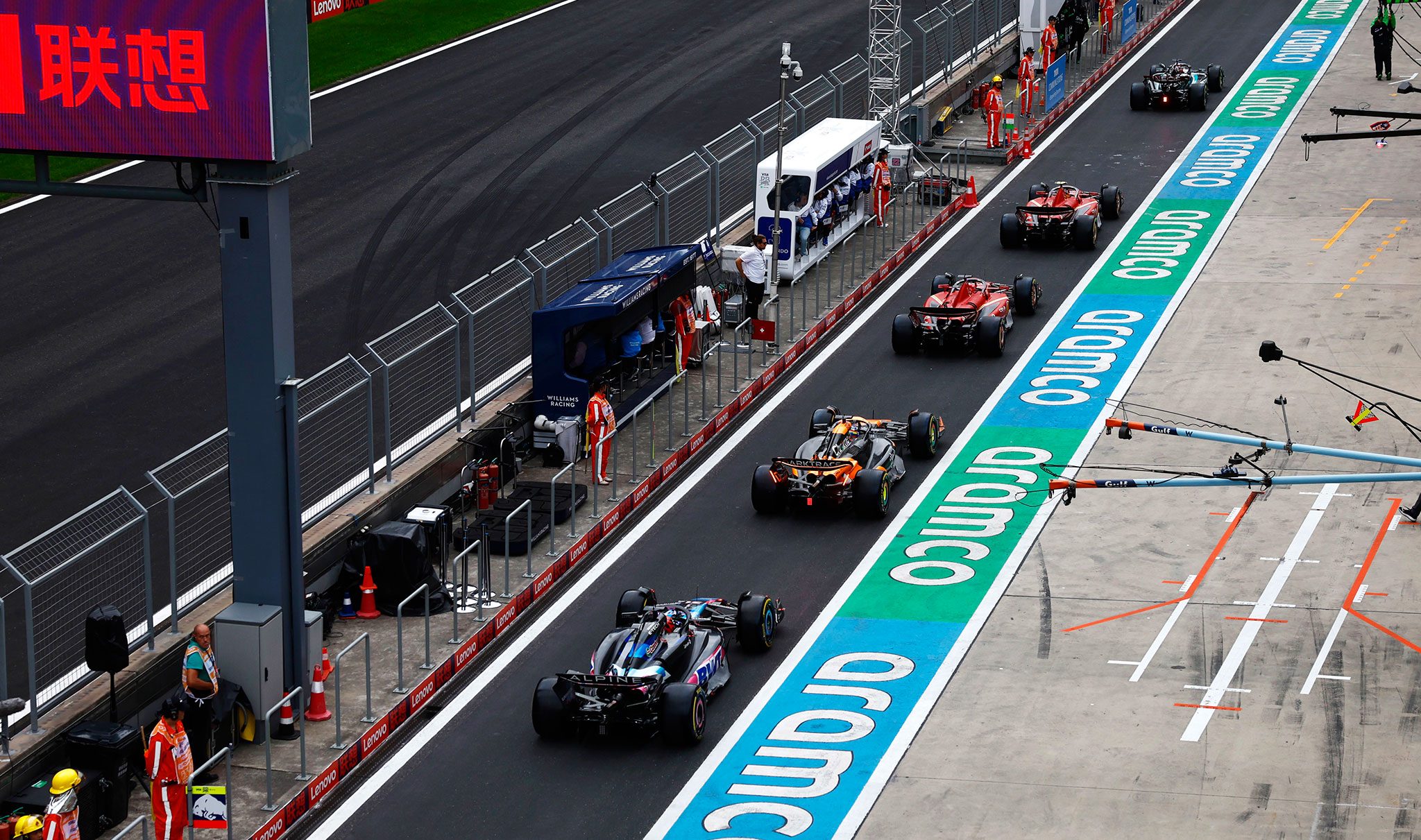 Verstappen s'élancera de la pole lors du GP de Chine de F1 GLjH9asWYAEZGtA