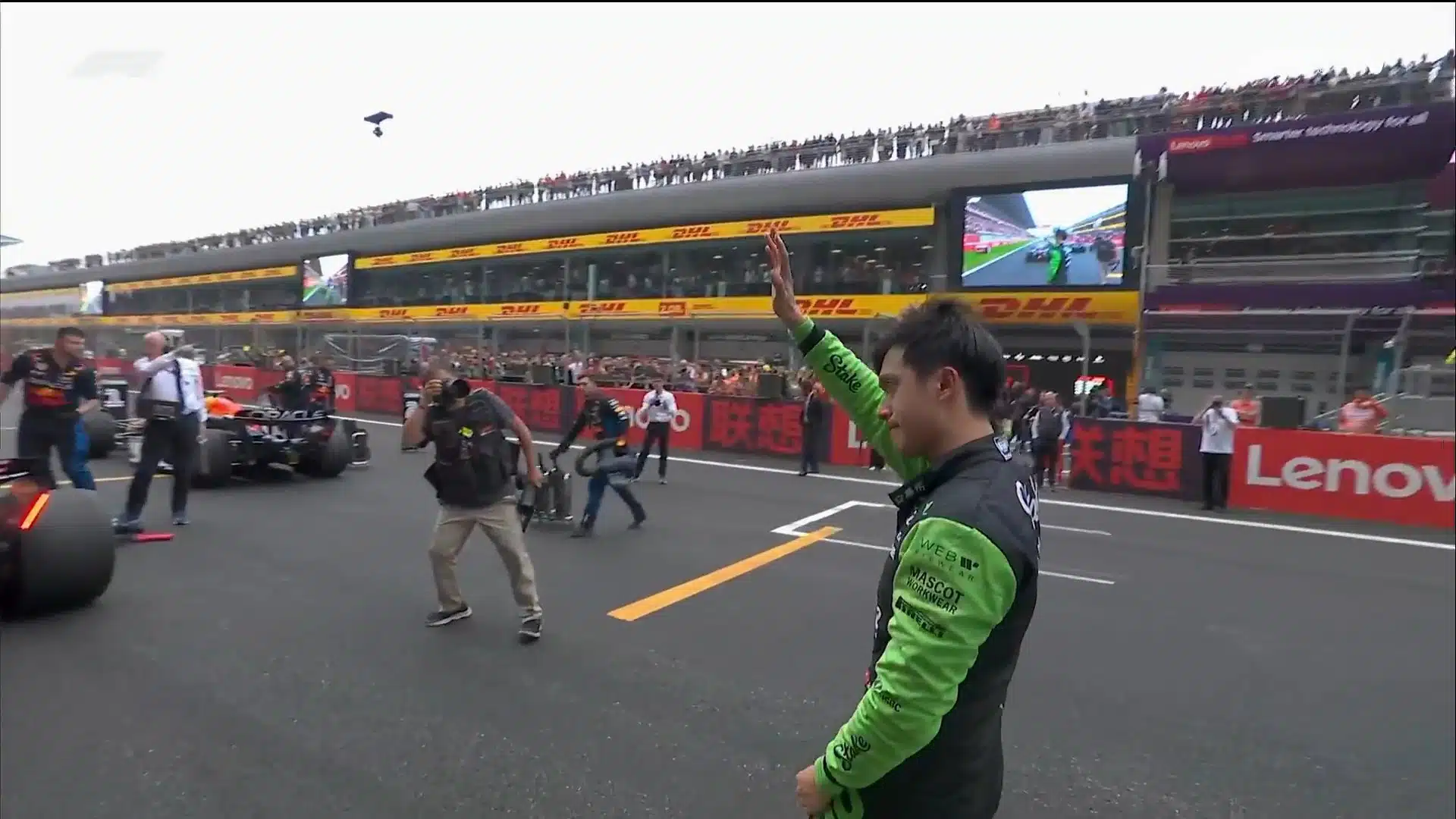 Submergé par l’émotion, Zhou craque à la fin du GP de Chine