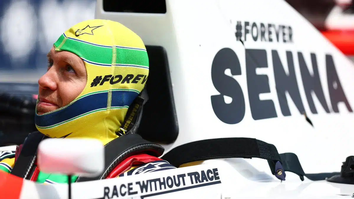 [REPLAY] Regardez Vettel à Imola piloter la Mclaren de Senna