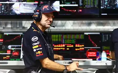 Quand Newey pourra-t-il signer avec une autre équipe de F1 ? adrian-newey-saudi-gp
