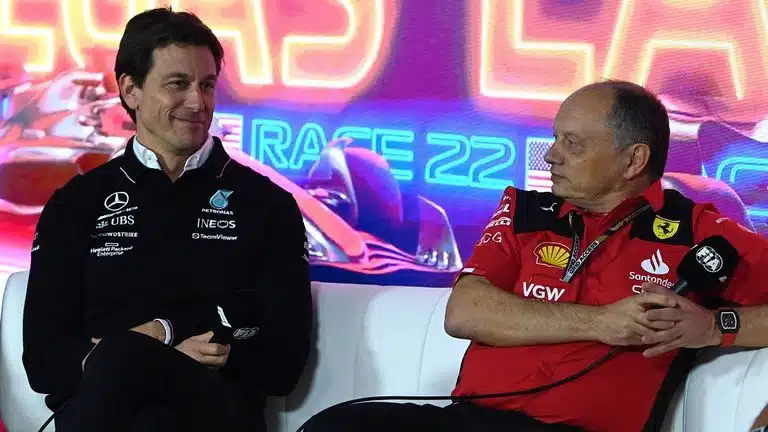 Mercedes et Ferrari activent le système de vases communicants Vasseur Toto wolff