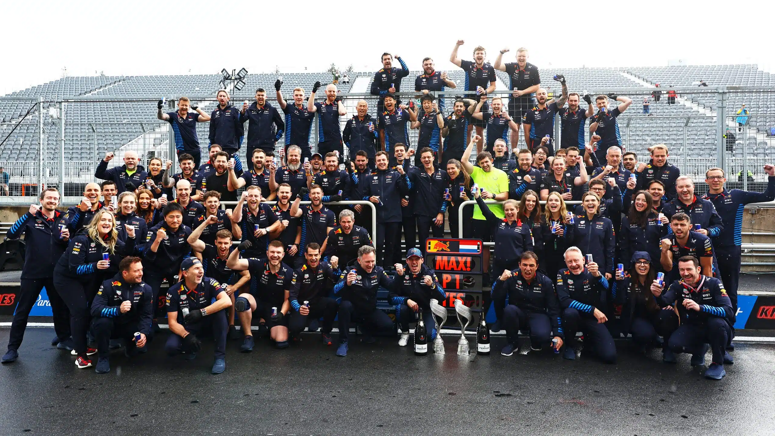 Perez pénalisé, une combine de Red Bull pour aider Verstappen