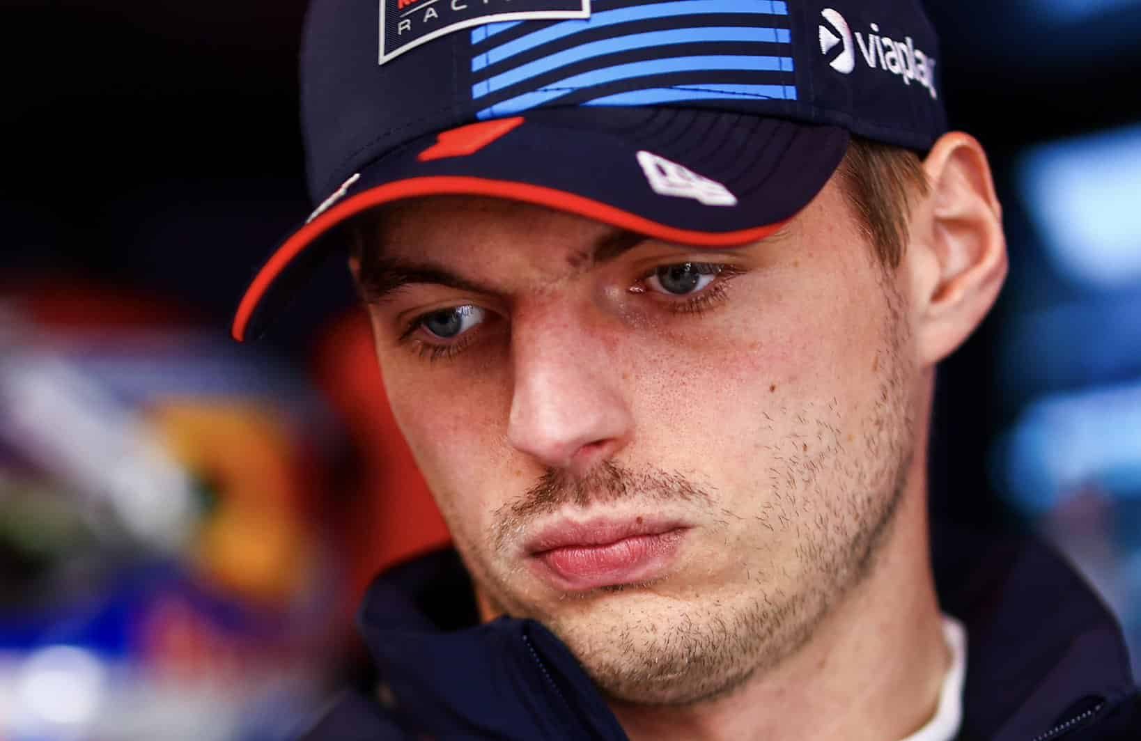 Verstappen sous la menace d'une pénalité de 10 places sur la grille Verstappen pénalité