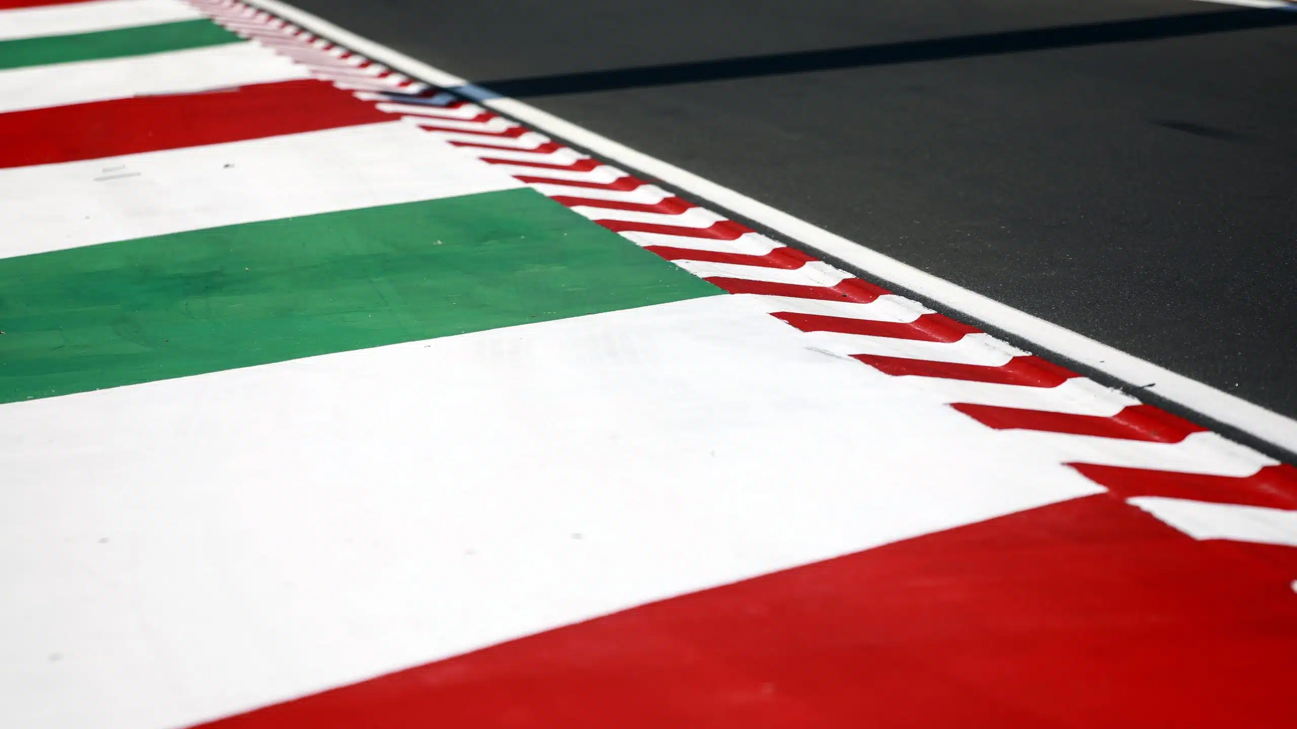 Le GP de Hongrie de F1 devrait se tenir dans une fournaise EA8iRH4WsAAdgFO