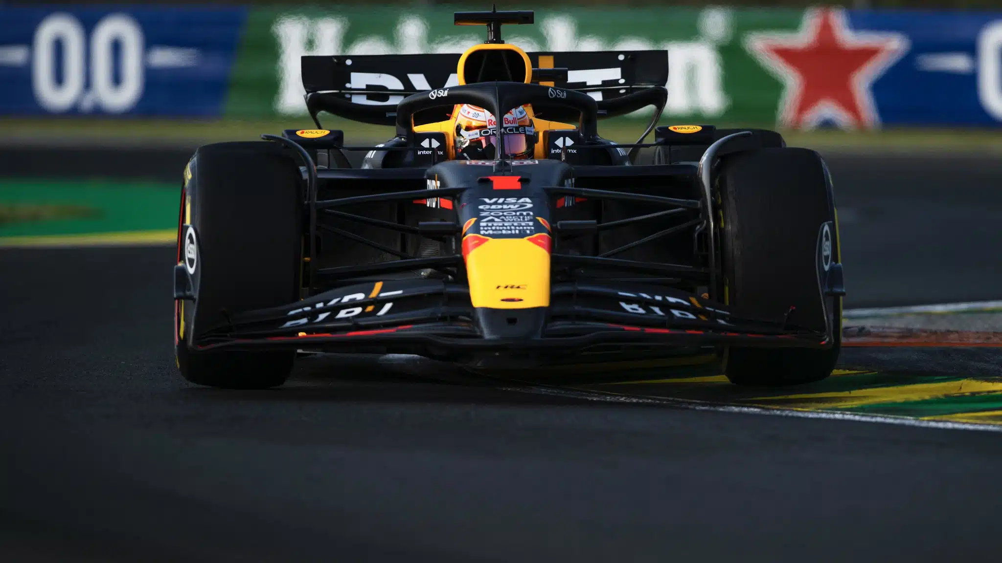 Verstappen à ses détracteurs: "Qu'ils aillent se faire…" GS3uK4ZWgAE3JHo