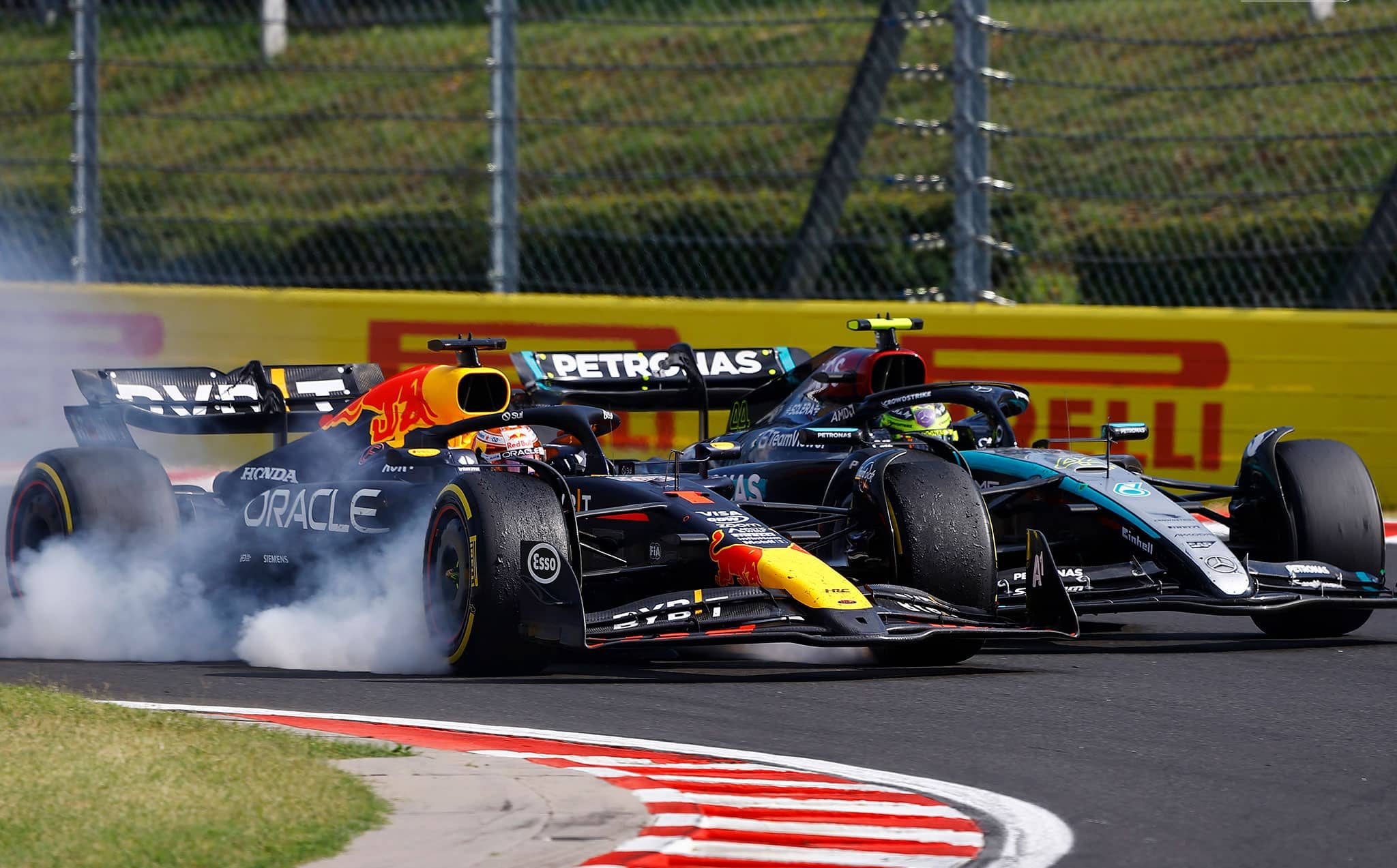 Hamilton invite Verstappen à se conduire en champion du monde hamilton verstappen