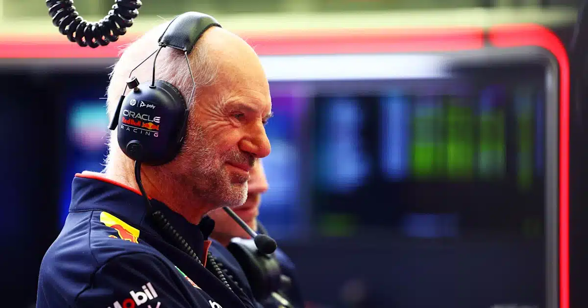 Mercedes ne considère pas Adrian Newey comme un messie adrian-all-smiles-in-the-garage-_1_