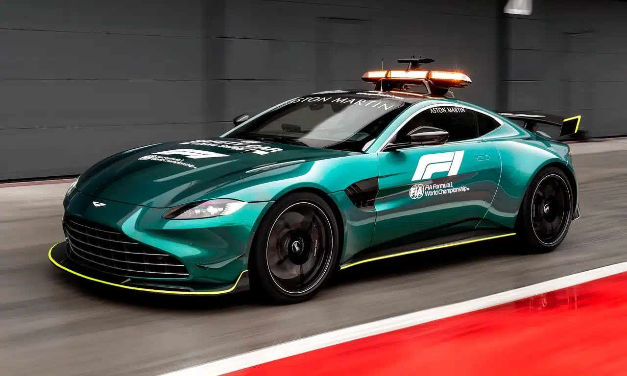 VIDÉO: La voiture de sécurité se plante dans le mur à Monza GWKAwsFWsAAS88e