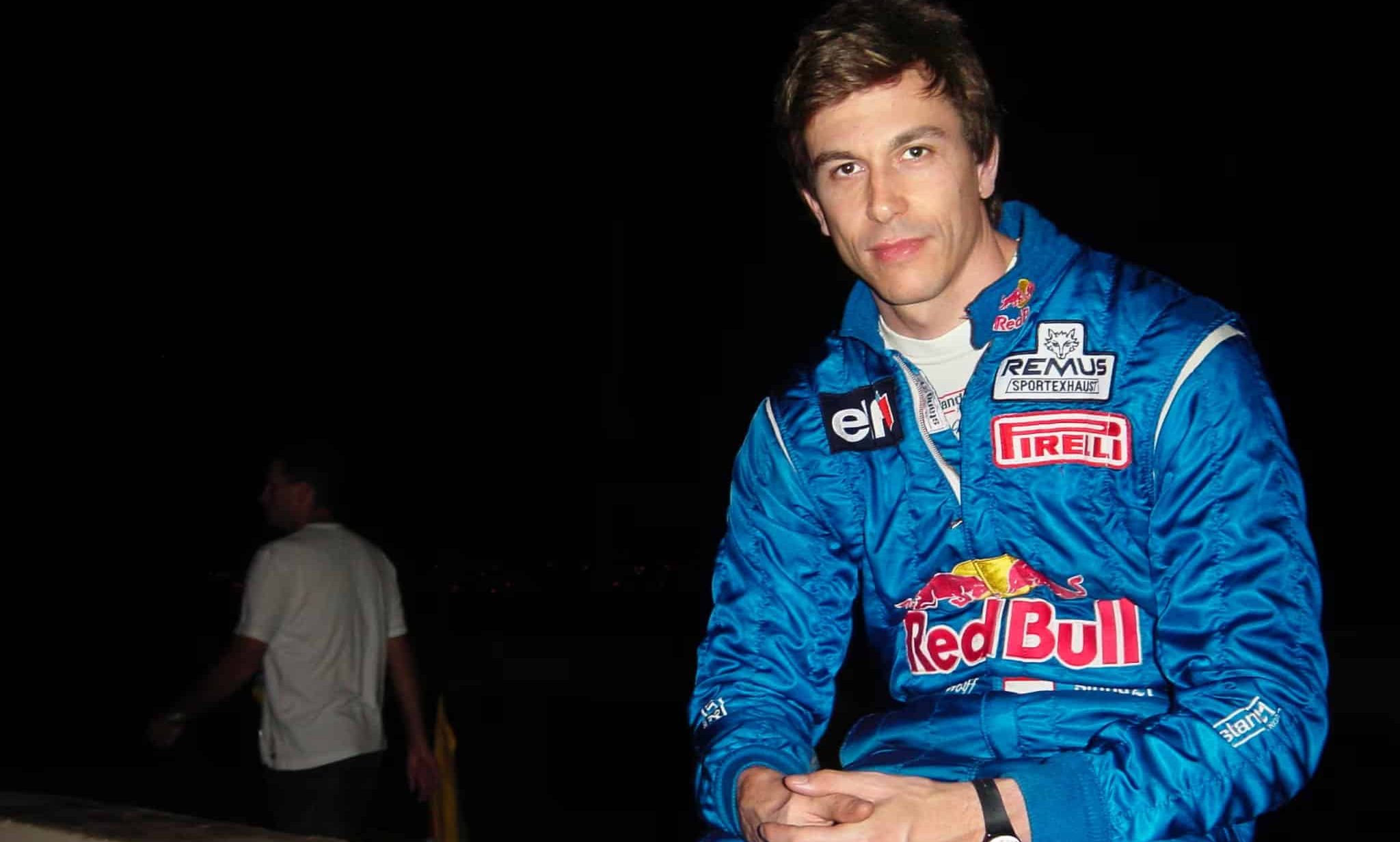 Saviez-vous que Toto Wolff a été un pilote de Red Bull ? toto-wolff-red-bull