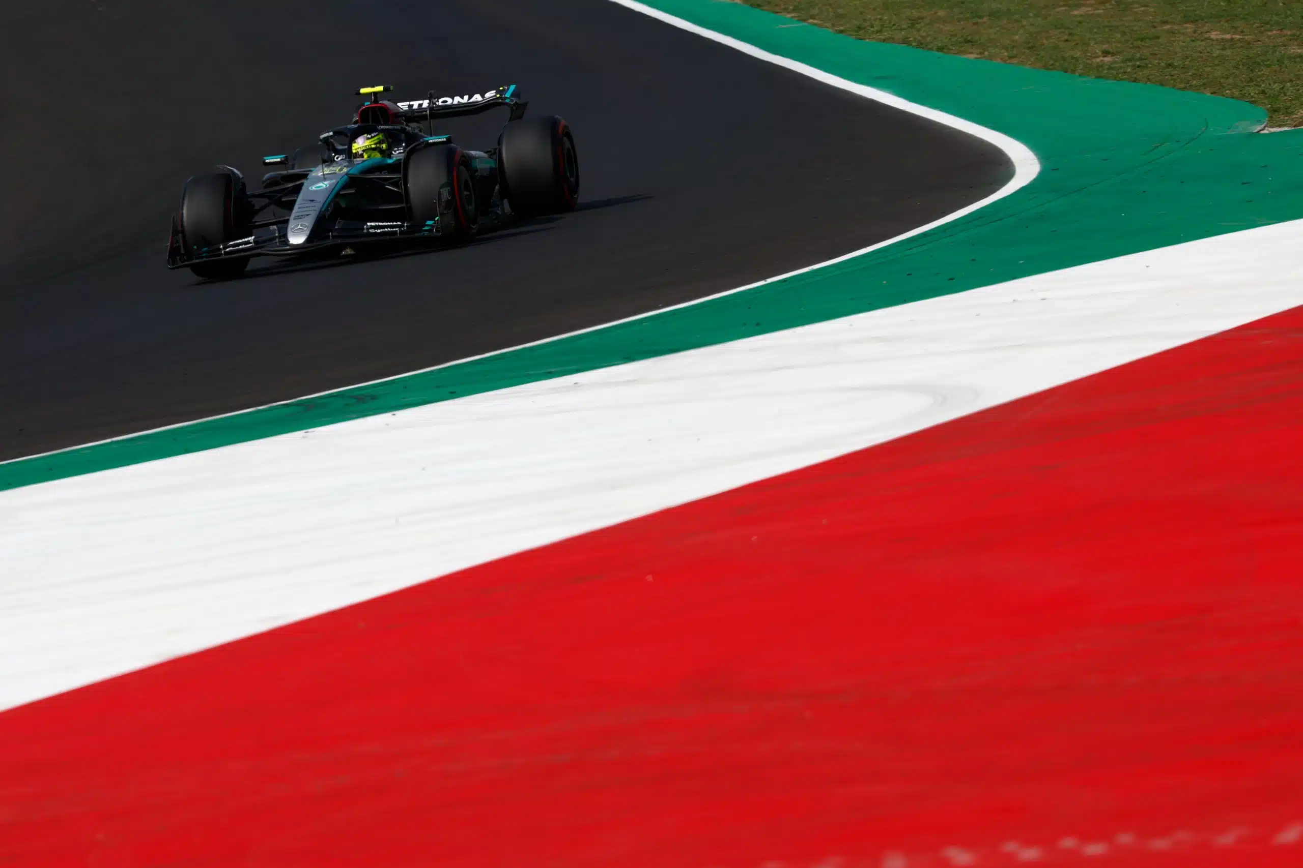 L'énigme du siège chauffant d'Hamilton expliquée par Mercedes GWZSD_SXAAAj8Gc