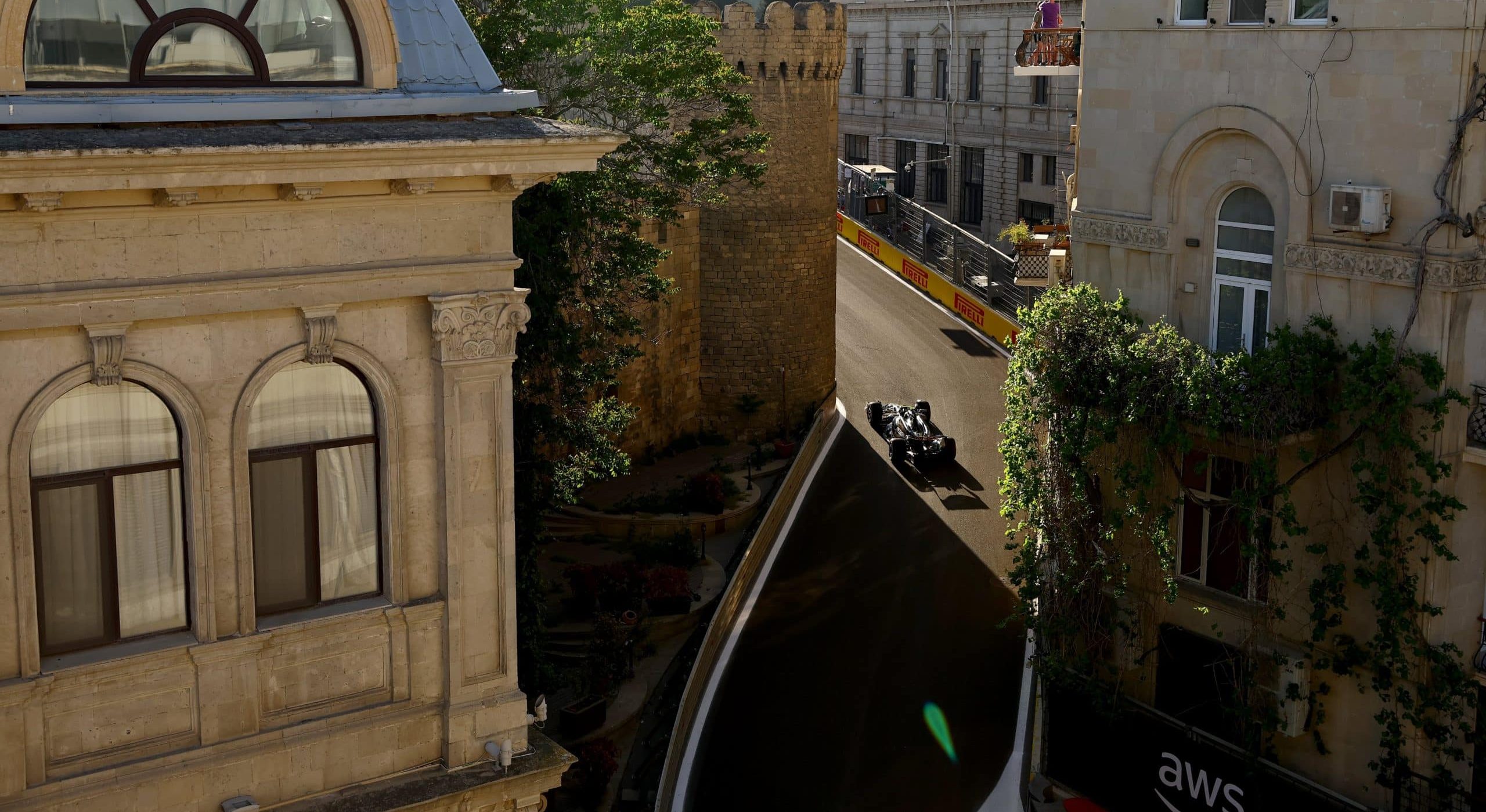 Le vent pourrait changer la donne lors du GP d’Azerbaïdjan GXClmgFW0AAzGho