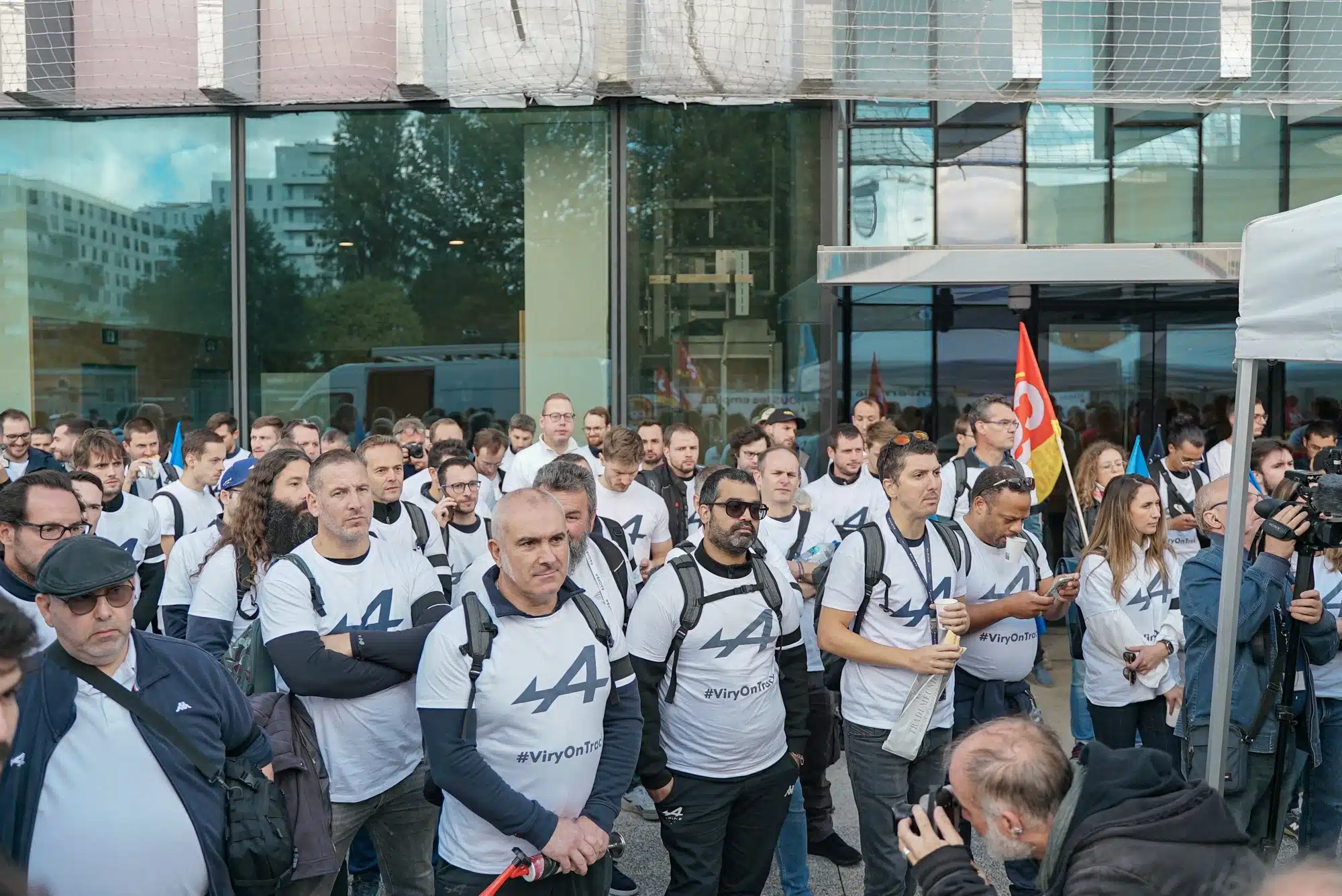 Le PDG de Renault va négocier avec les salariés de Viry-Châtillon de meo viry chatillon
