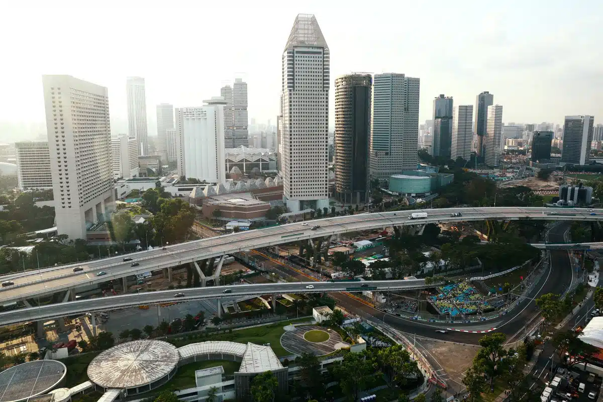 Leclerc domine la première séance d'essais libres à Singapour résultats FP1 Singapour