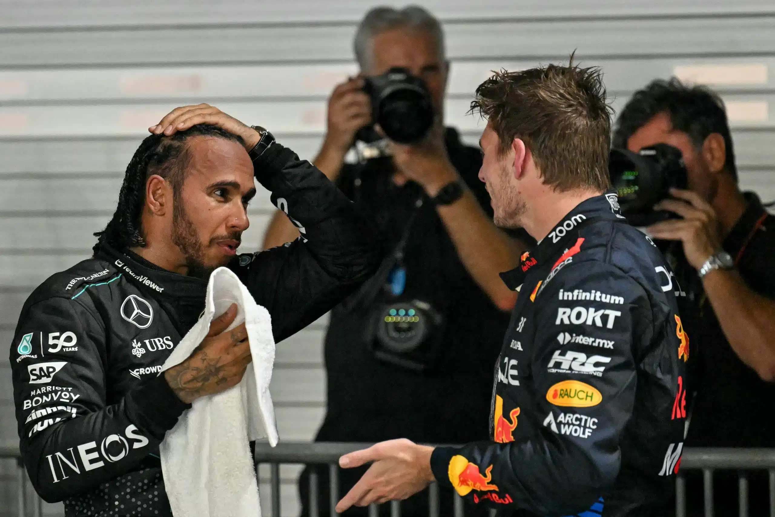 Hamilton incite Verstappen à se rebeller contre la FIA Hamilton Verstappen
