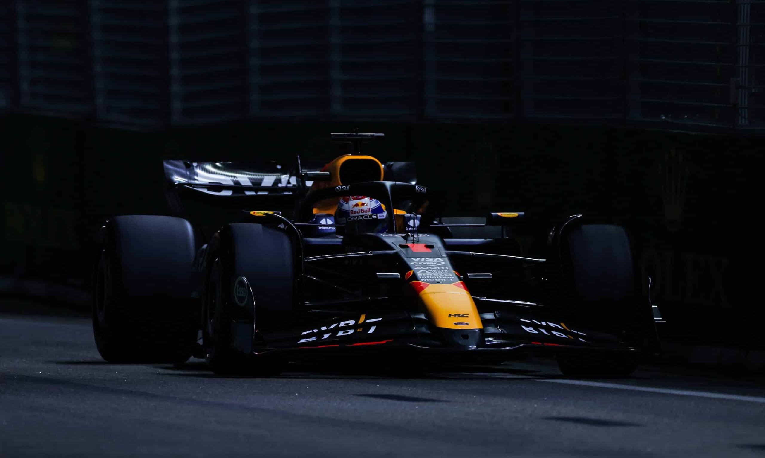 Verstappen en remet un couche sur la FIA à Singapour verstappen