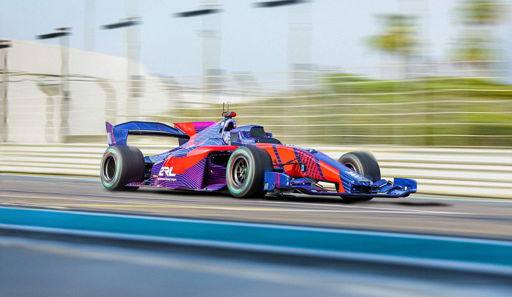 Kvyat va faire la course contre une voiture sans pilote !