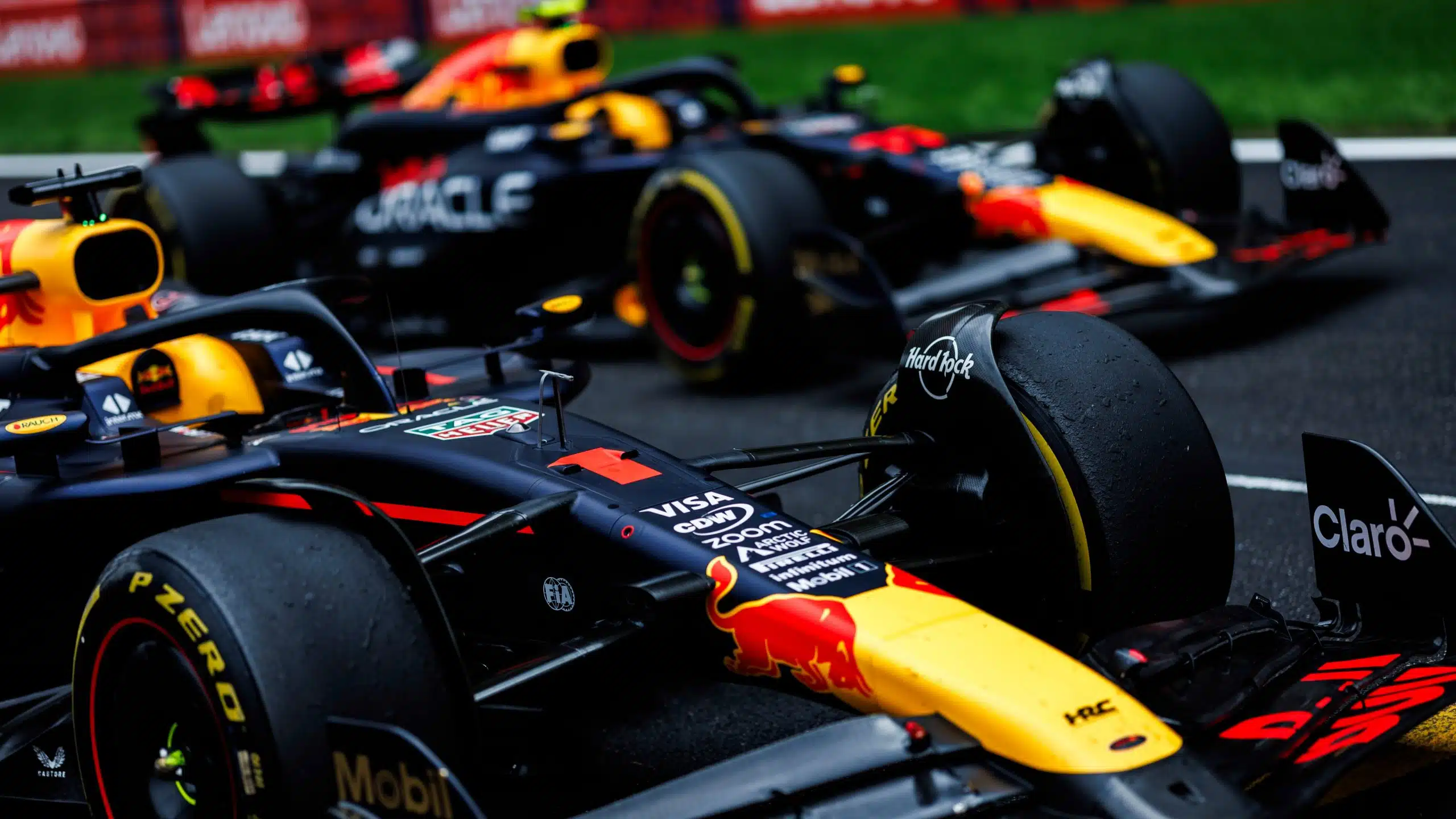 La F1 découvre un dispositif jugé illégal sur la Red Bull GZD3d8RWUAI6_ra