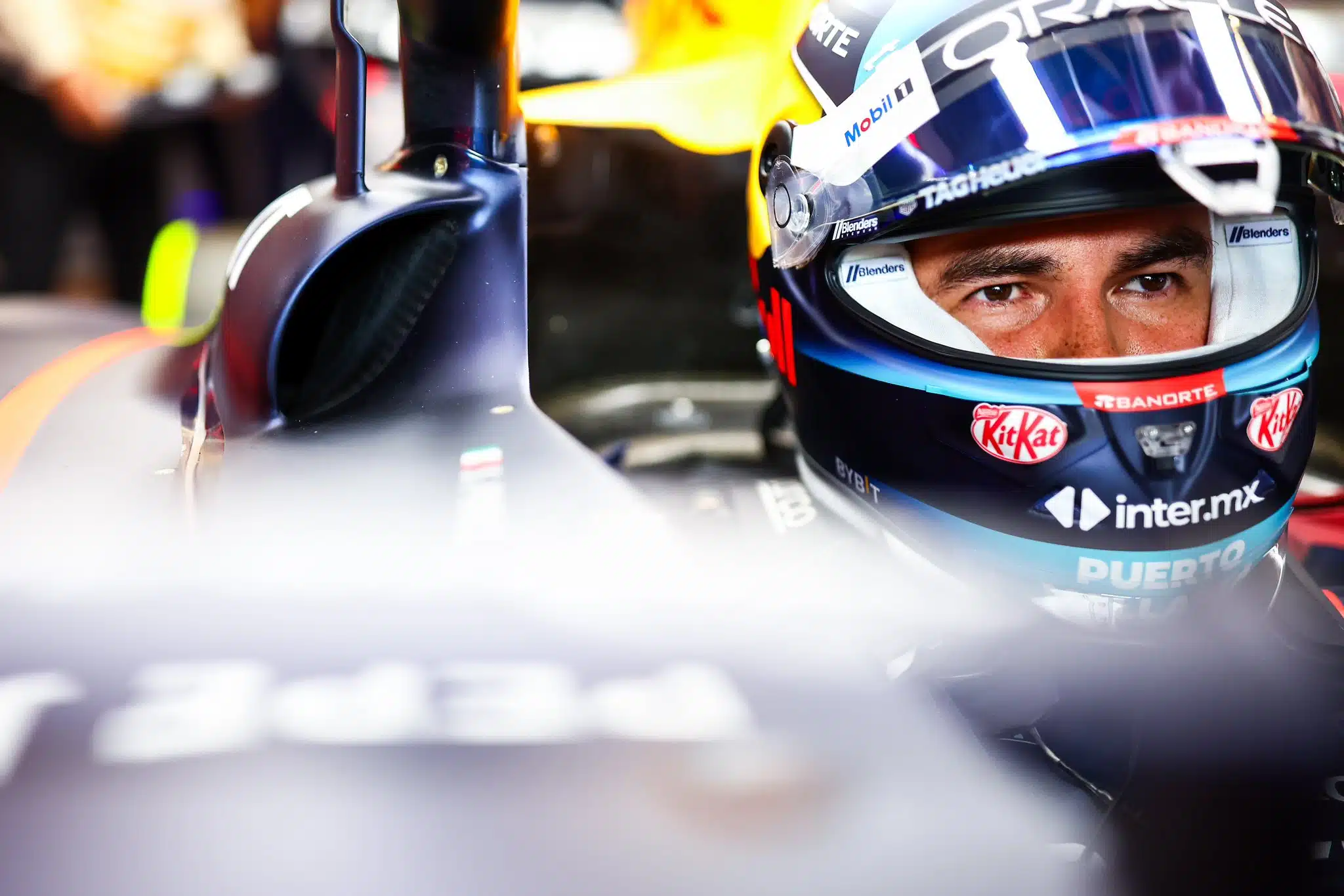 Pourquoi Red Bull n'arrive pas à se débarrasser de Perez GaNGzAVWsAEqqb5