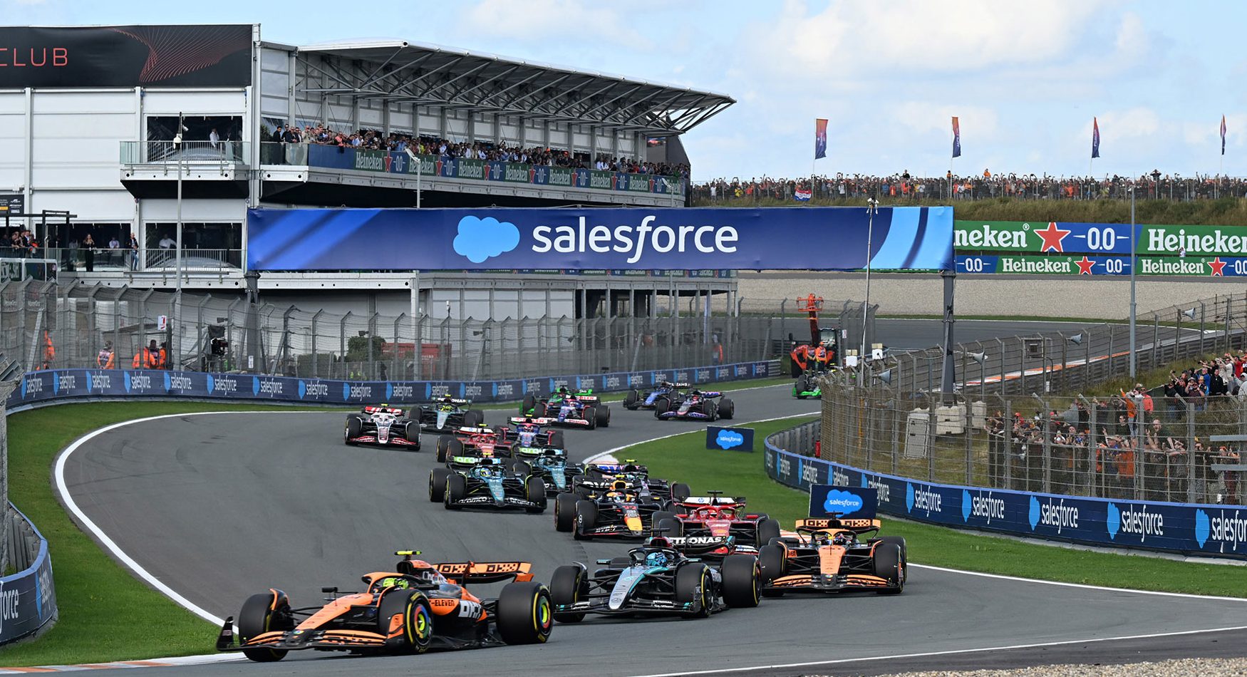 Pourquoi Renault pourrait être contrainte de revenir en F1 GV27p-mWAAAINYA