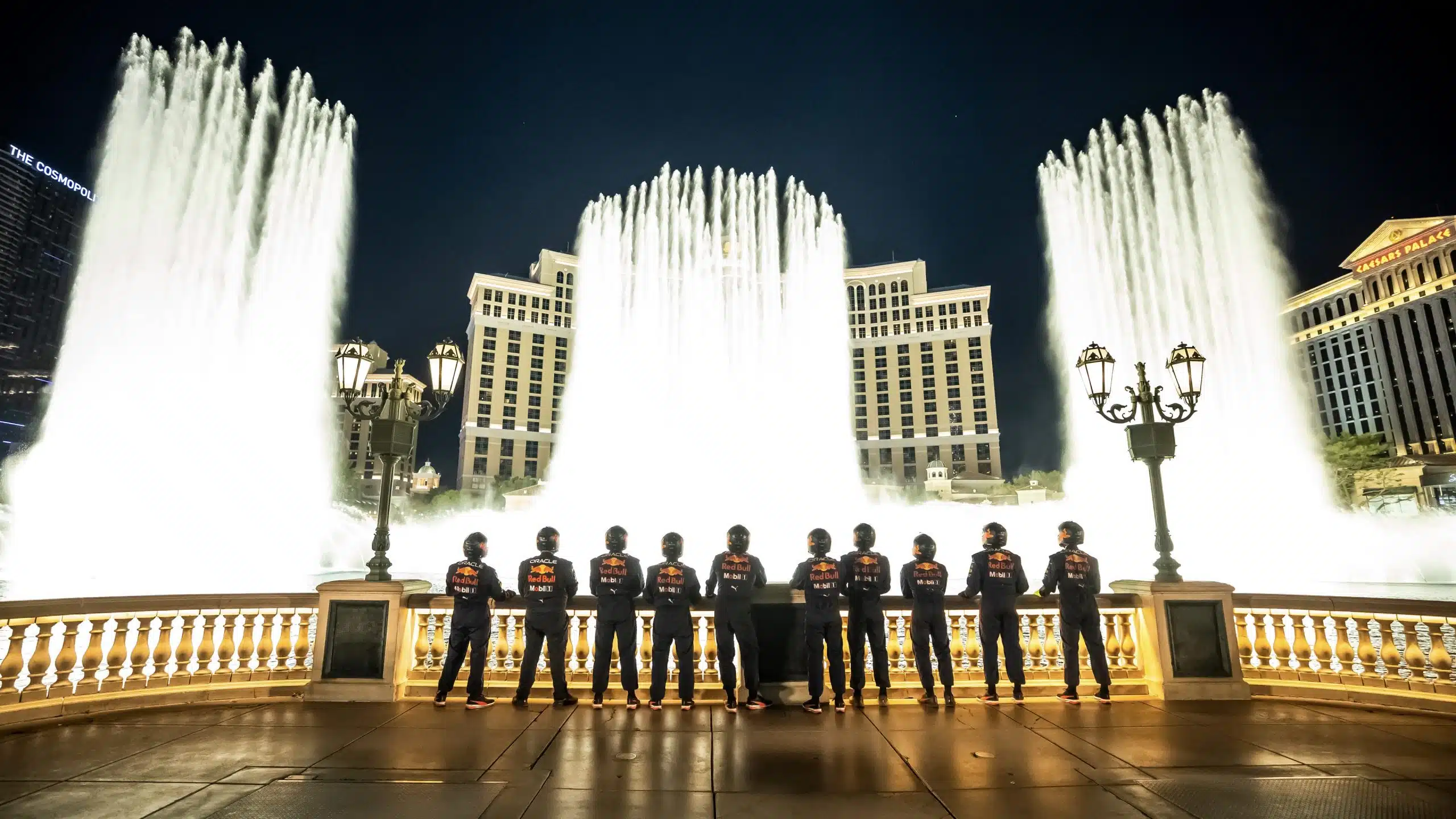 Red Bull simulera 8 milliards de tours pour préparer Las Vegas Gc13oeKWsAAmuWn