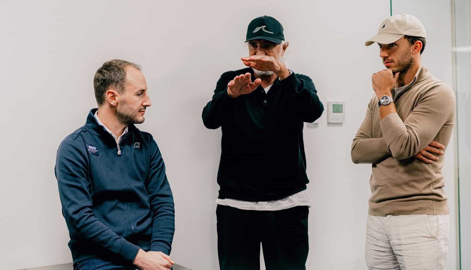 Briatore a une piste pour combler le déficit du moteur Renault en 2025 GcVXEAcWcAARiD1