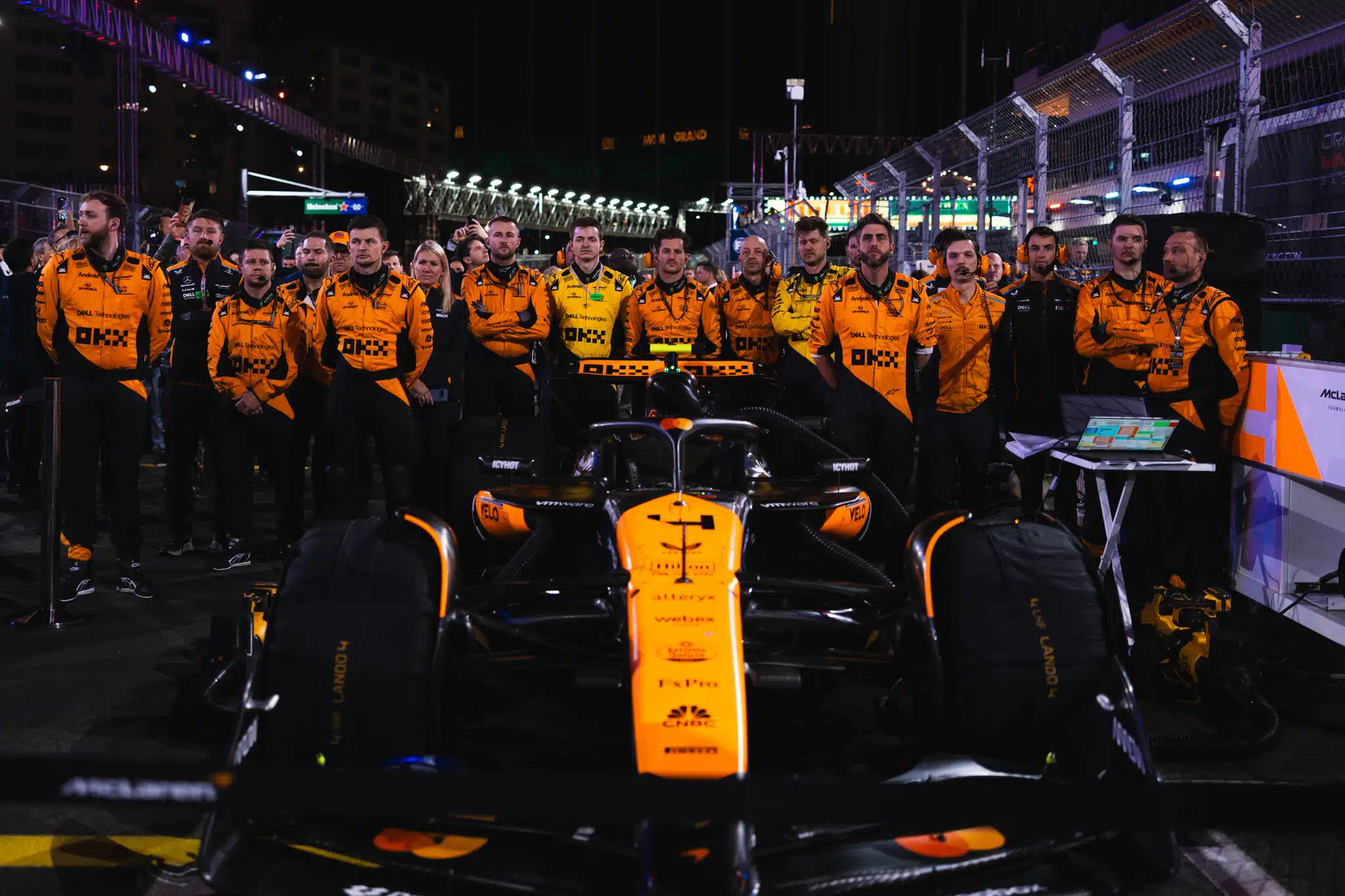 Norris : "J'ai ce qu'il faut" pour battre Verstappen en 2025 GdI6uyaX0AAdxhv