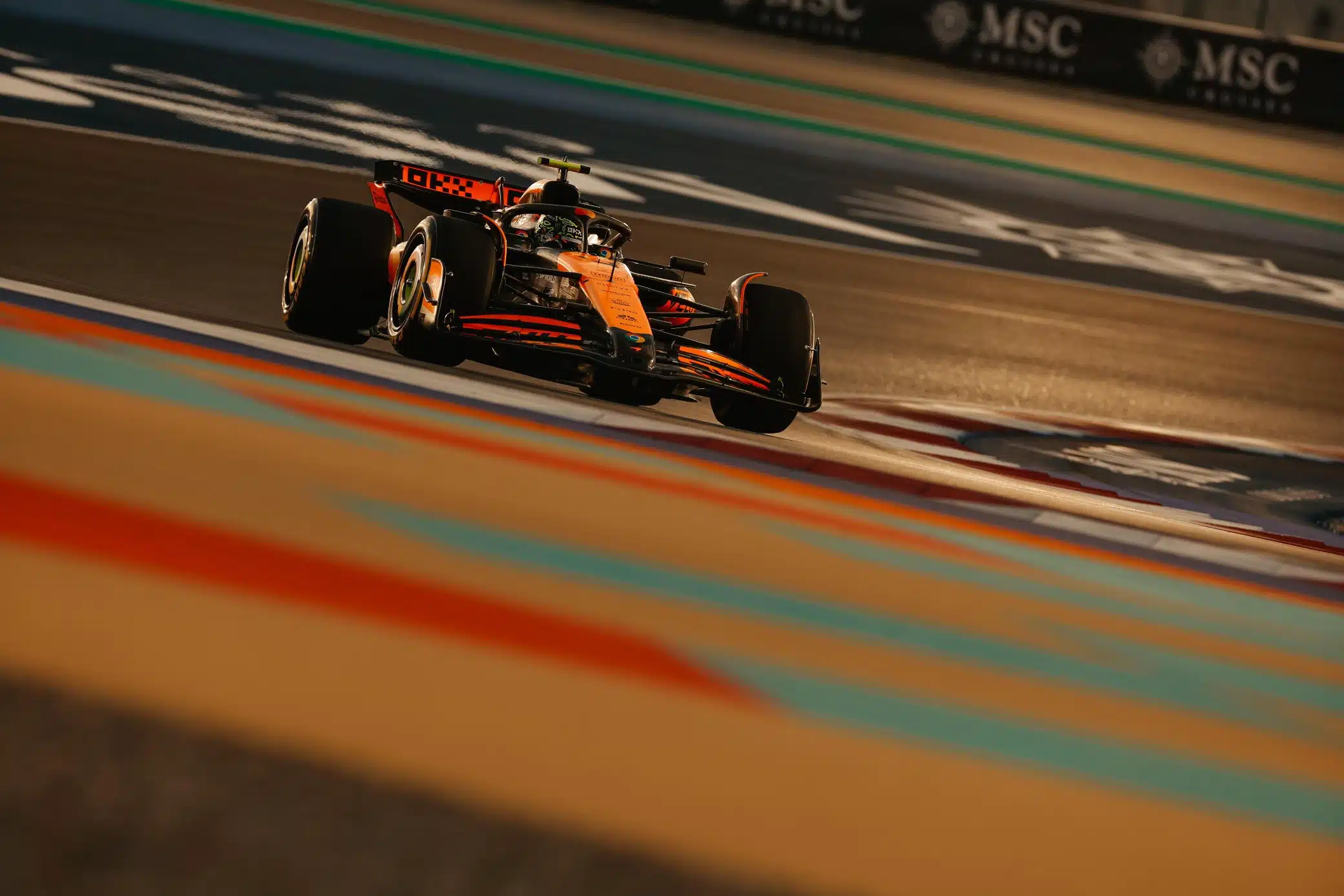 Grille de départ de la course sprint au Qatar GdjqRFPWcAAX2BS