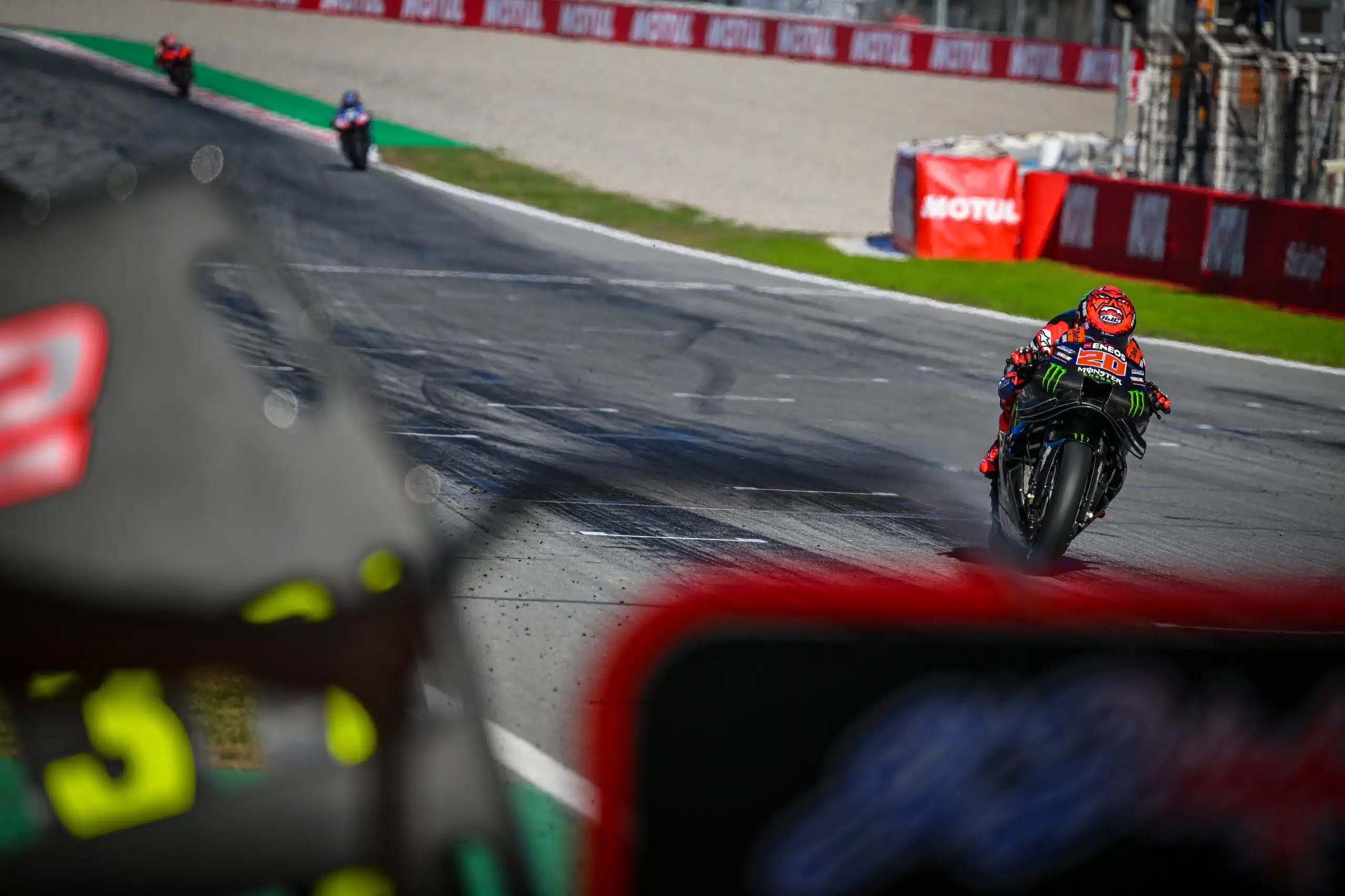 Macron se lance en MotoGP en sponsorisant Yamaha