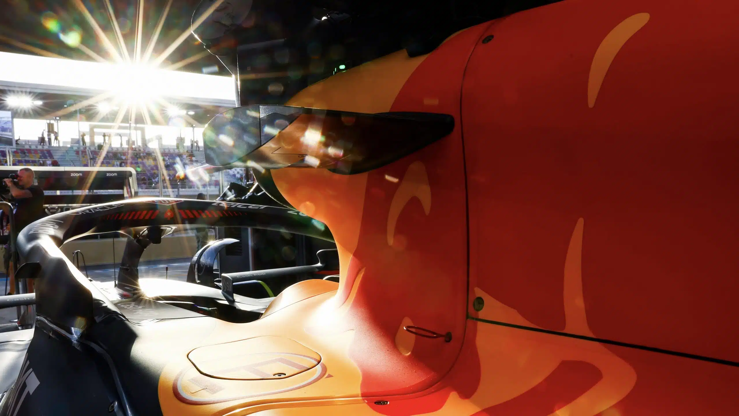 Sergio Perez devrait faire ses adieux à Red Bull à Abu Dhabi GdeSLo7WYAAqn8S