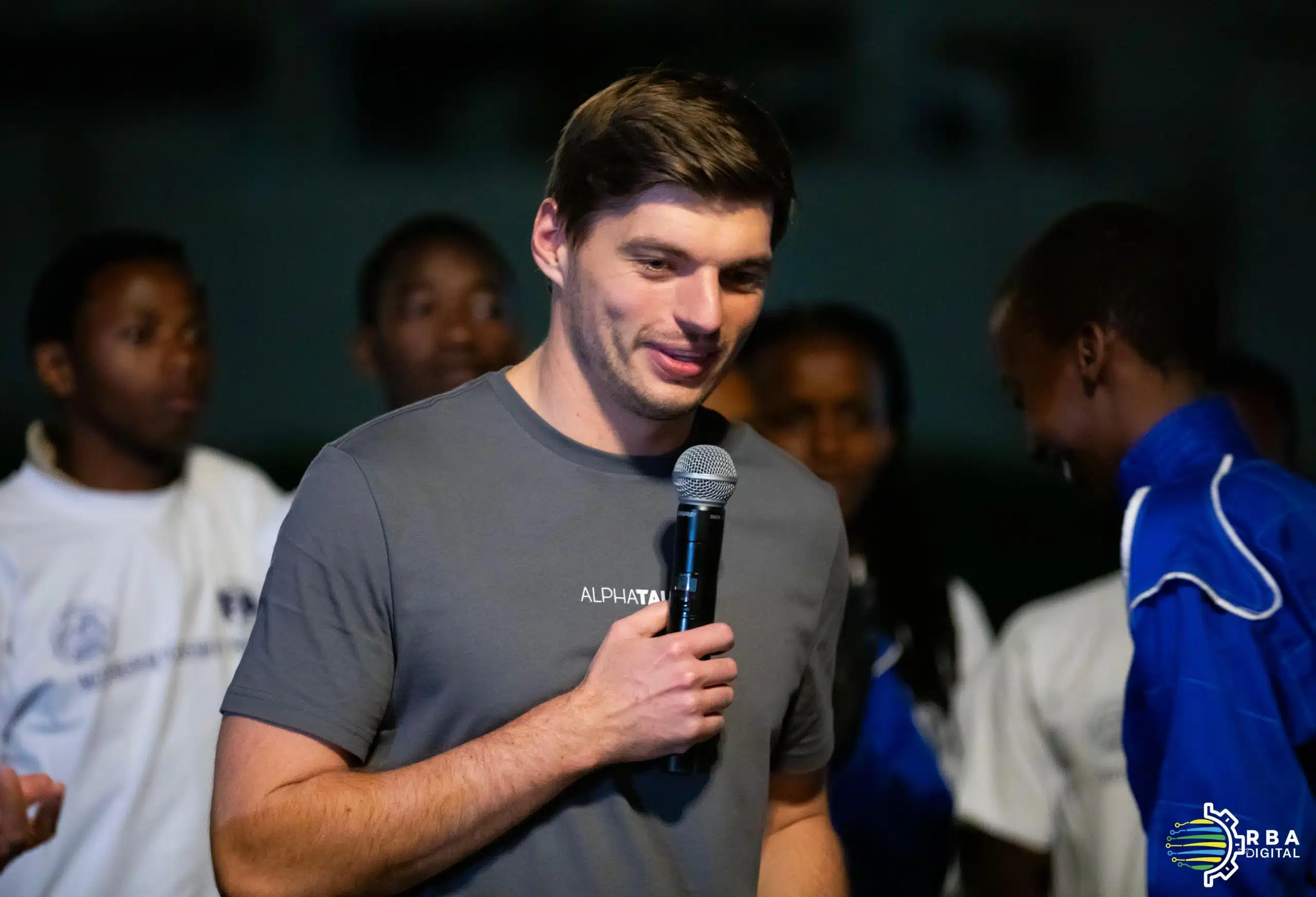 [VIDEO] : Verstappen lors de ses travaux d’intérêt général