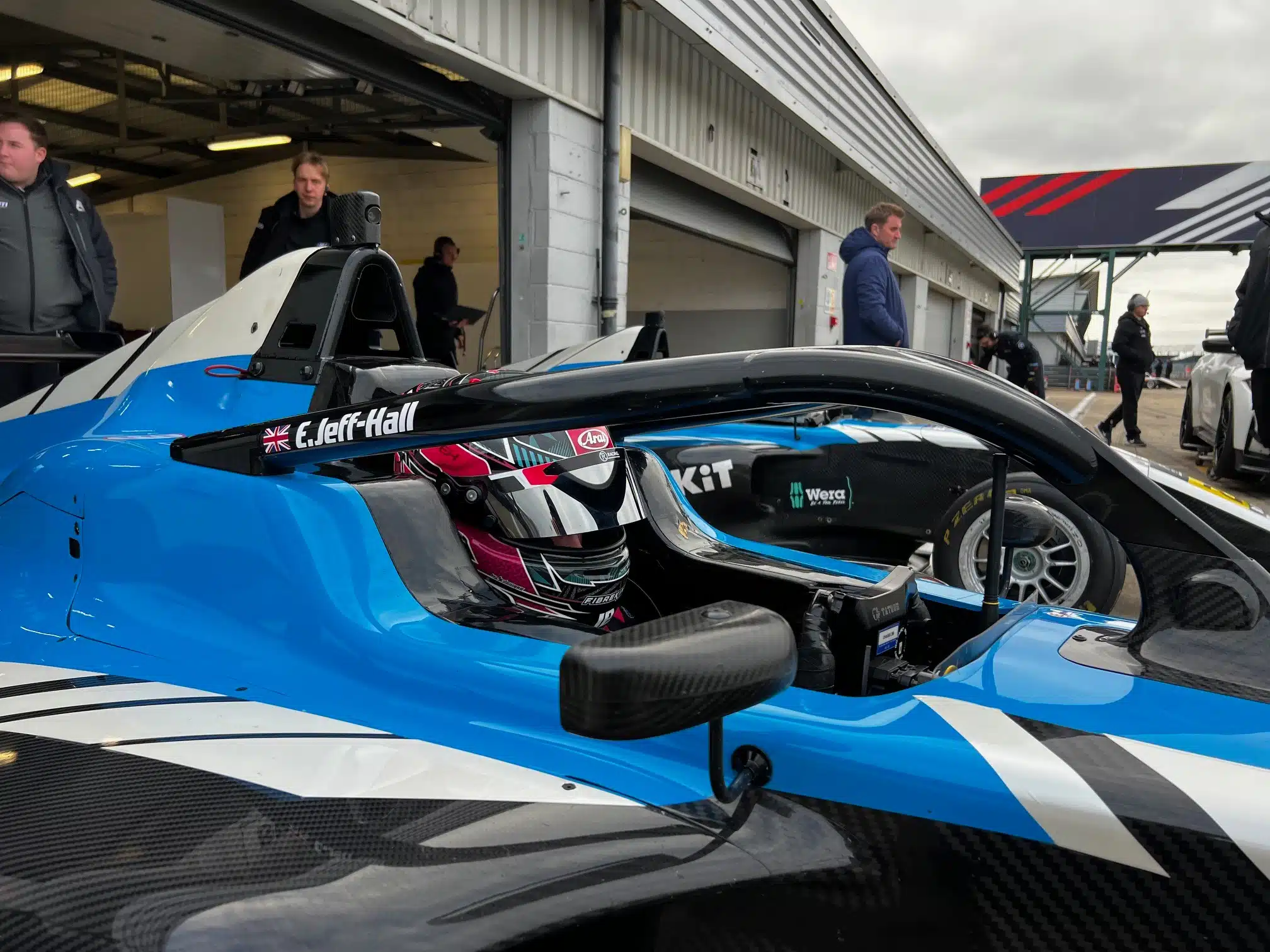 Mercedes prépare l'avenir en recrutant une jeune pépite 474763448_1068232445316010_190626746324988552_n