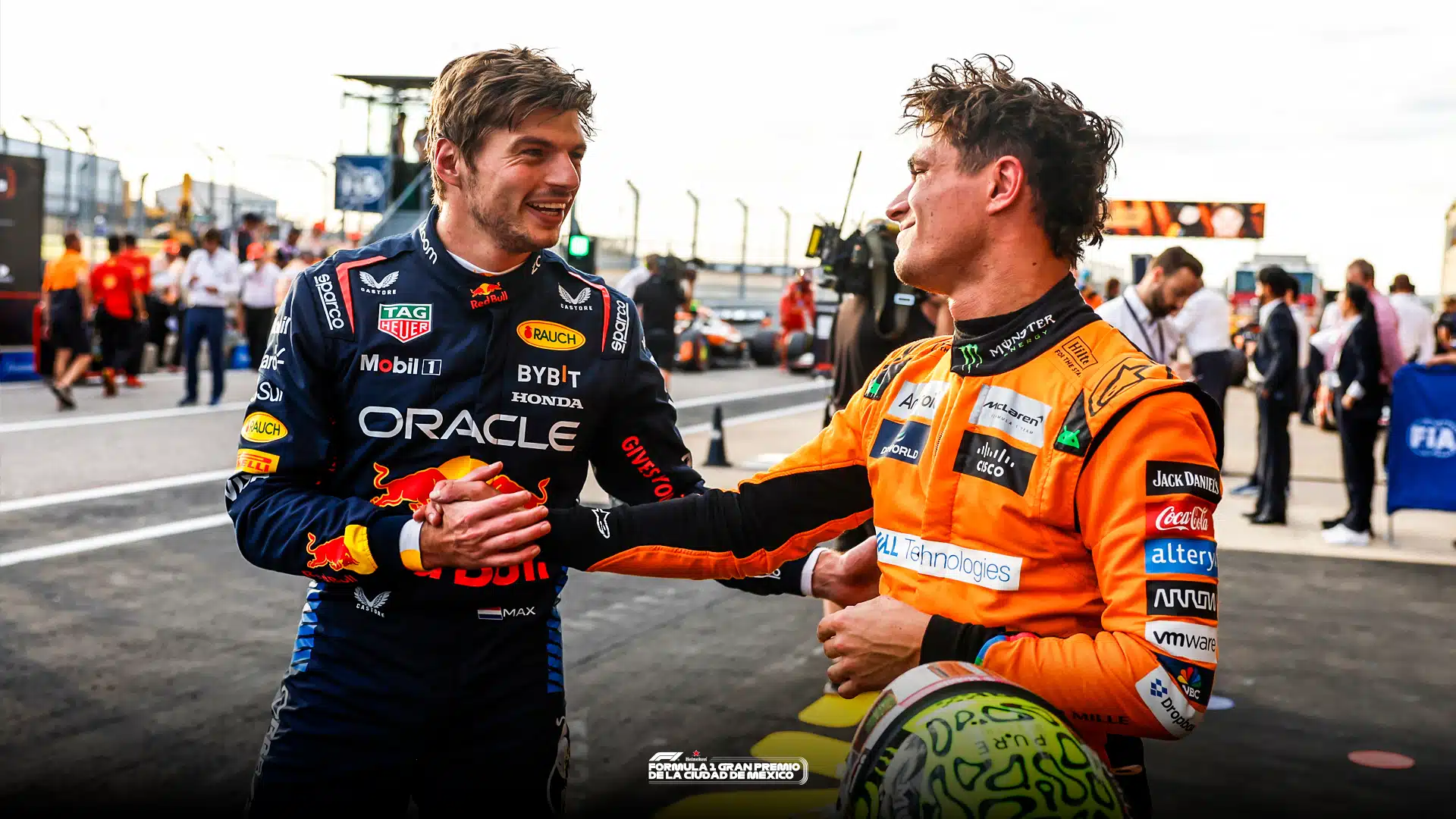 Horner ravi de refiler le statut de favori à McLaren GhWNuJNbsAAnY4F