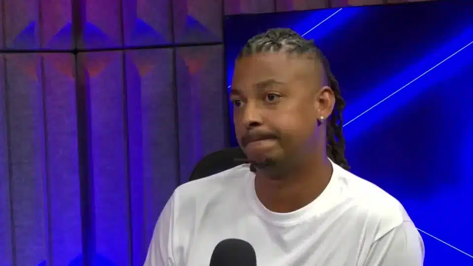 Ce mécanicien brisé après le décès de Jules Bianchi calum-nicolas-when-max-is-in-the-garage-when-hes-not-in-a-v0-jC3No-h1rHsEvudUEuPwRRAkMBycL5iFBaVplEAzlW4