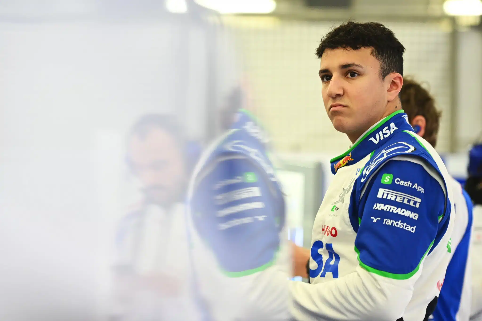 Hadjar : un rookie sans complexe prêt à affronter la F1 GlG59ECWQAAuBLu