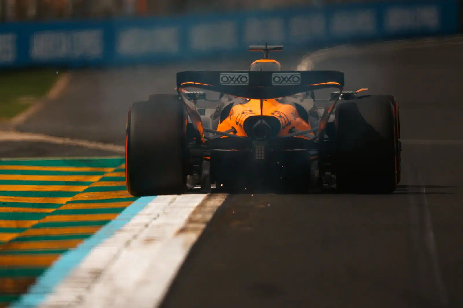 Piastri en tête des essais libres 3 du GP d'Australie de F1 GmDCbfHXwAAfW6v