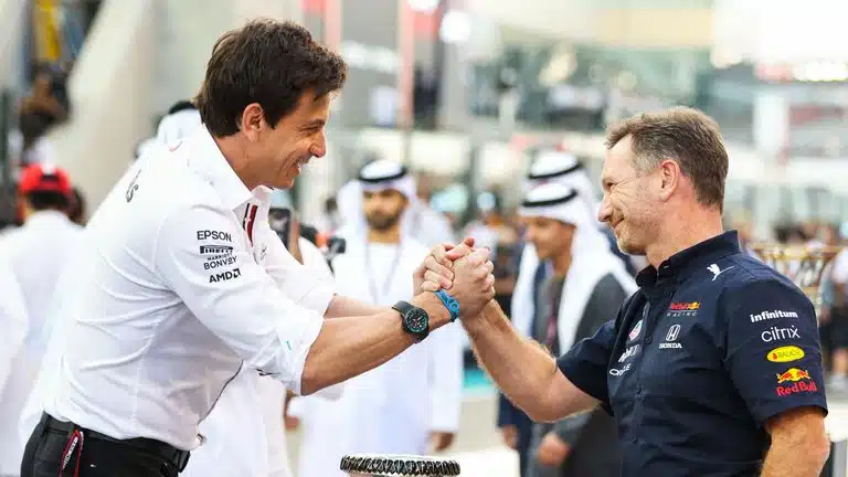 Horner et Wolff s'expriment sur le retour du V10 en F1 skysport_de-wolff-horner-fromel-1_5674297