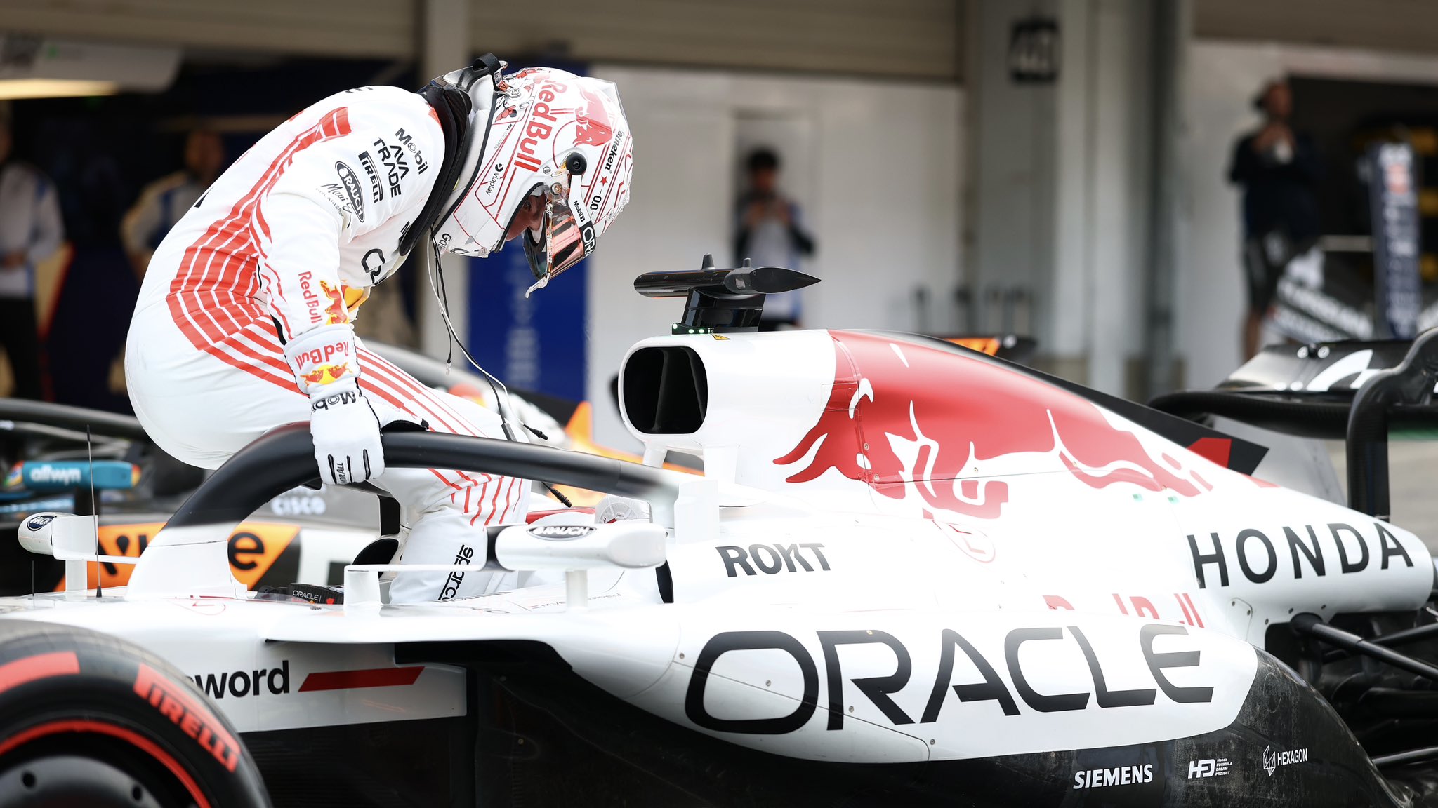 Verstappen flirte avec les limites de la règlementation Max Verstappen en qualification au japon