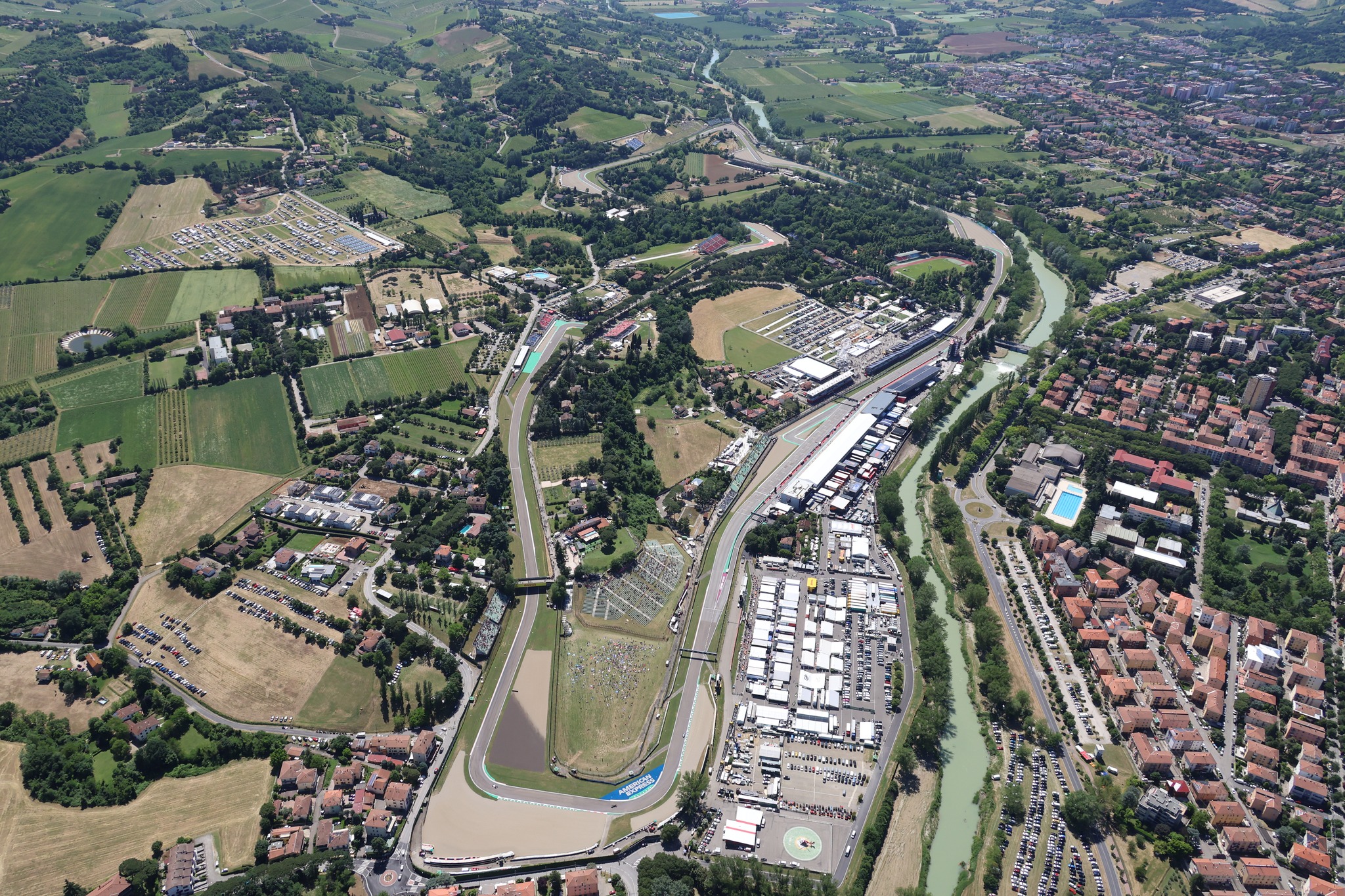 LIVE F1 : Suivez en direct les essais libres 3 à Imola 497279627_982384810773078_2304206952197997642_n